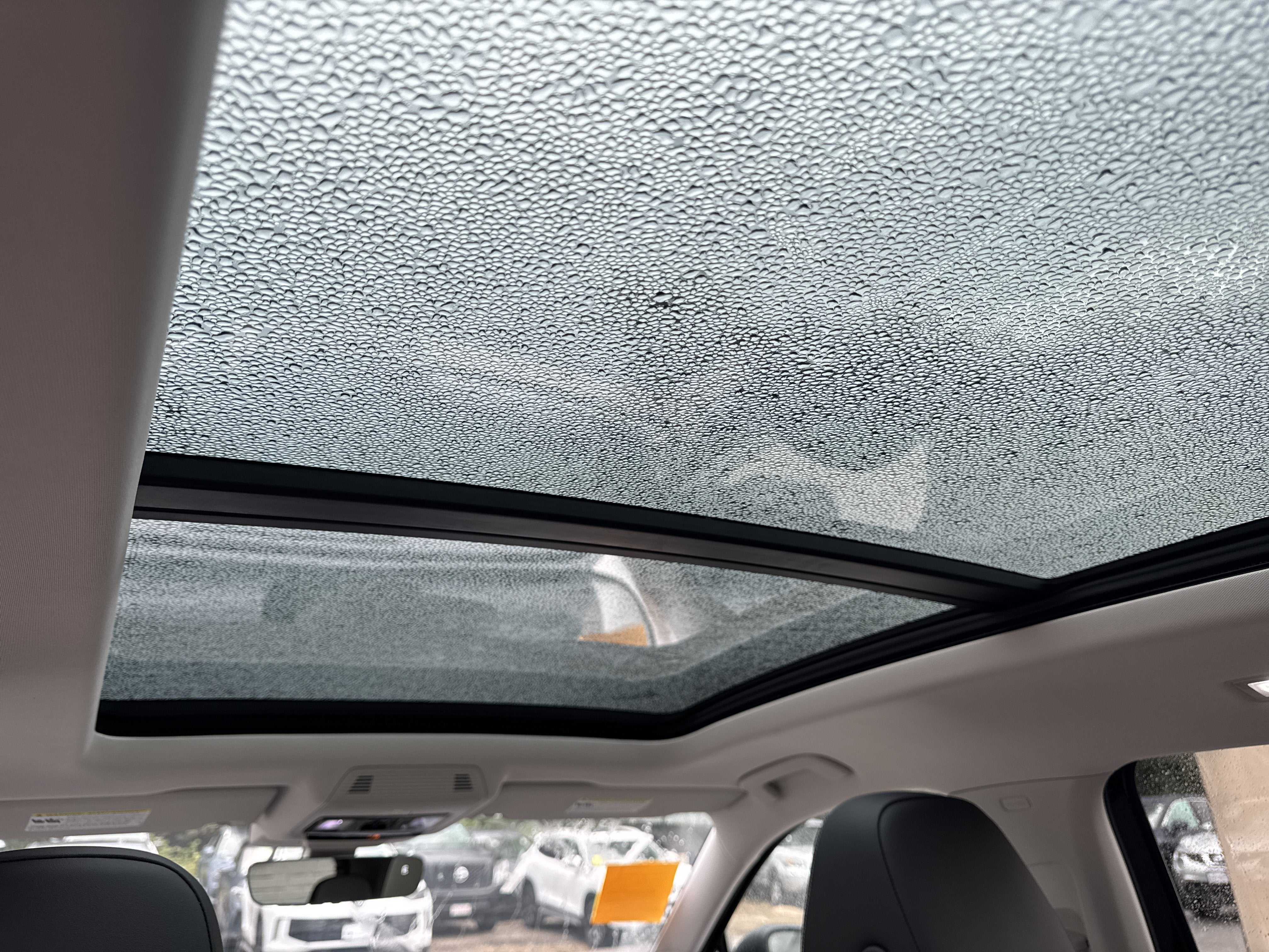 2026 Volkswagen Tiguan SE w/panoramic sunroof