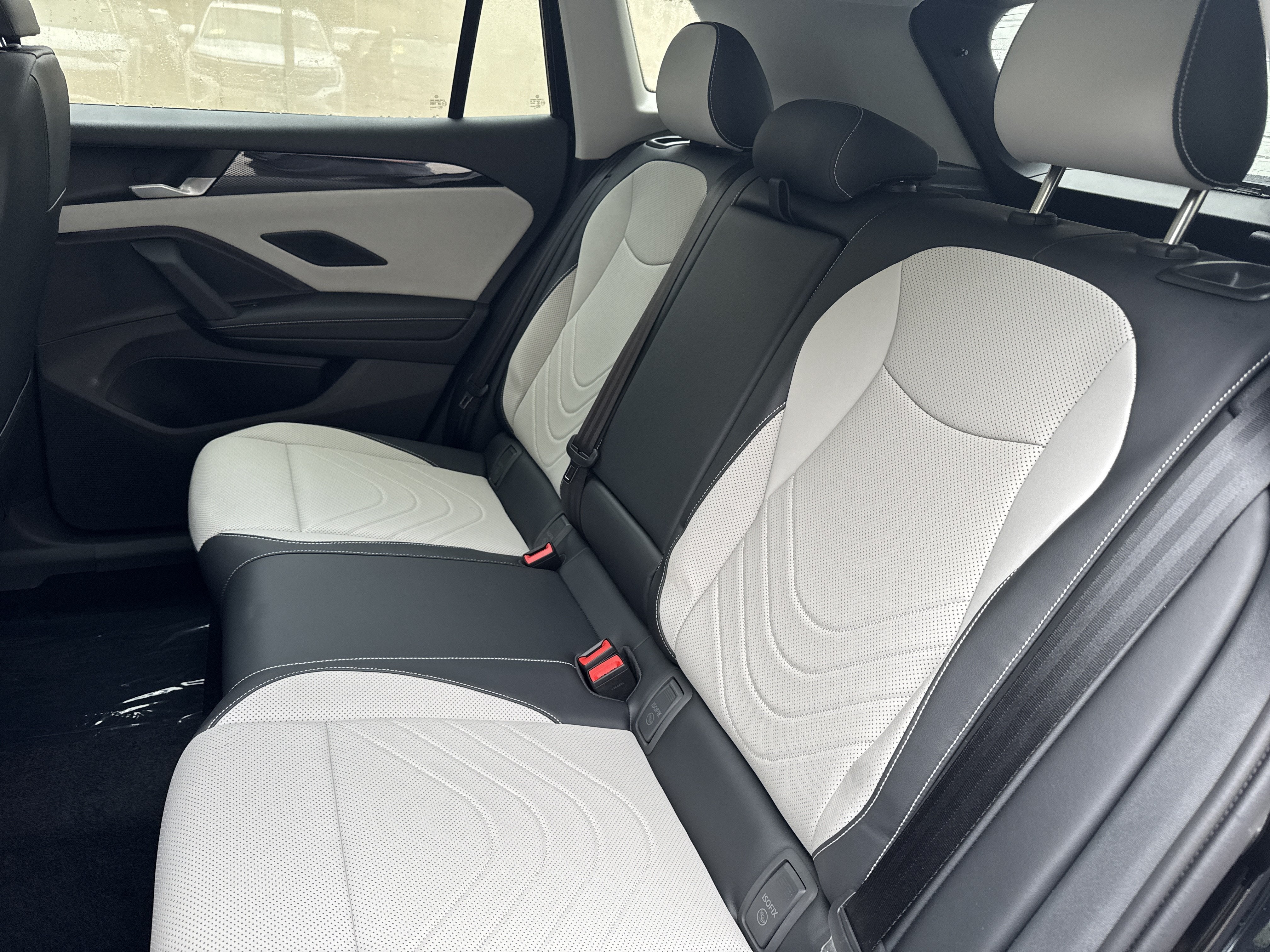 2026 Volkswagen Tiguan SE w/panoramic sunroof