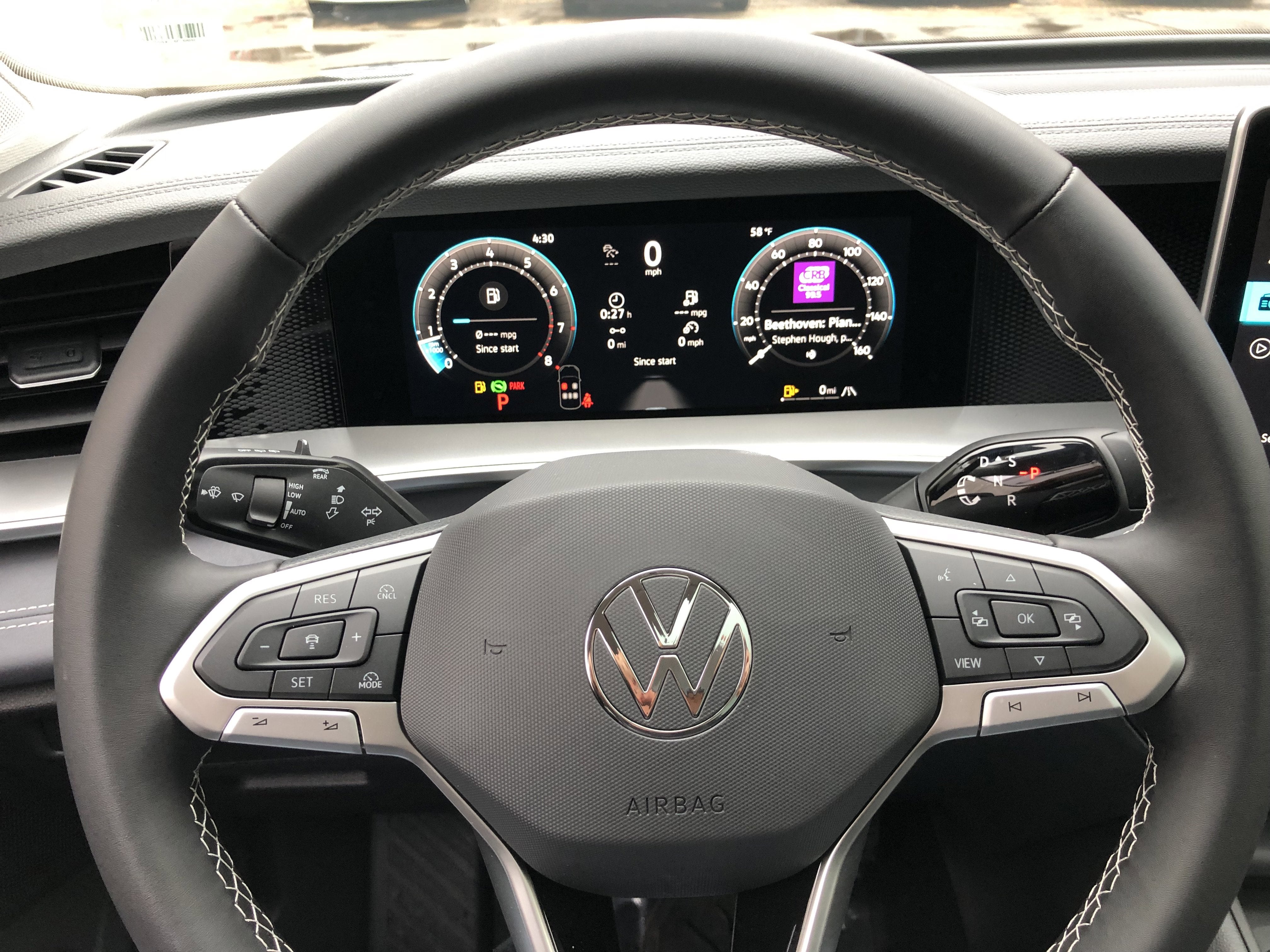 2026 Volkswagen Tiguan SE w/panoramic sunroof
