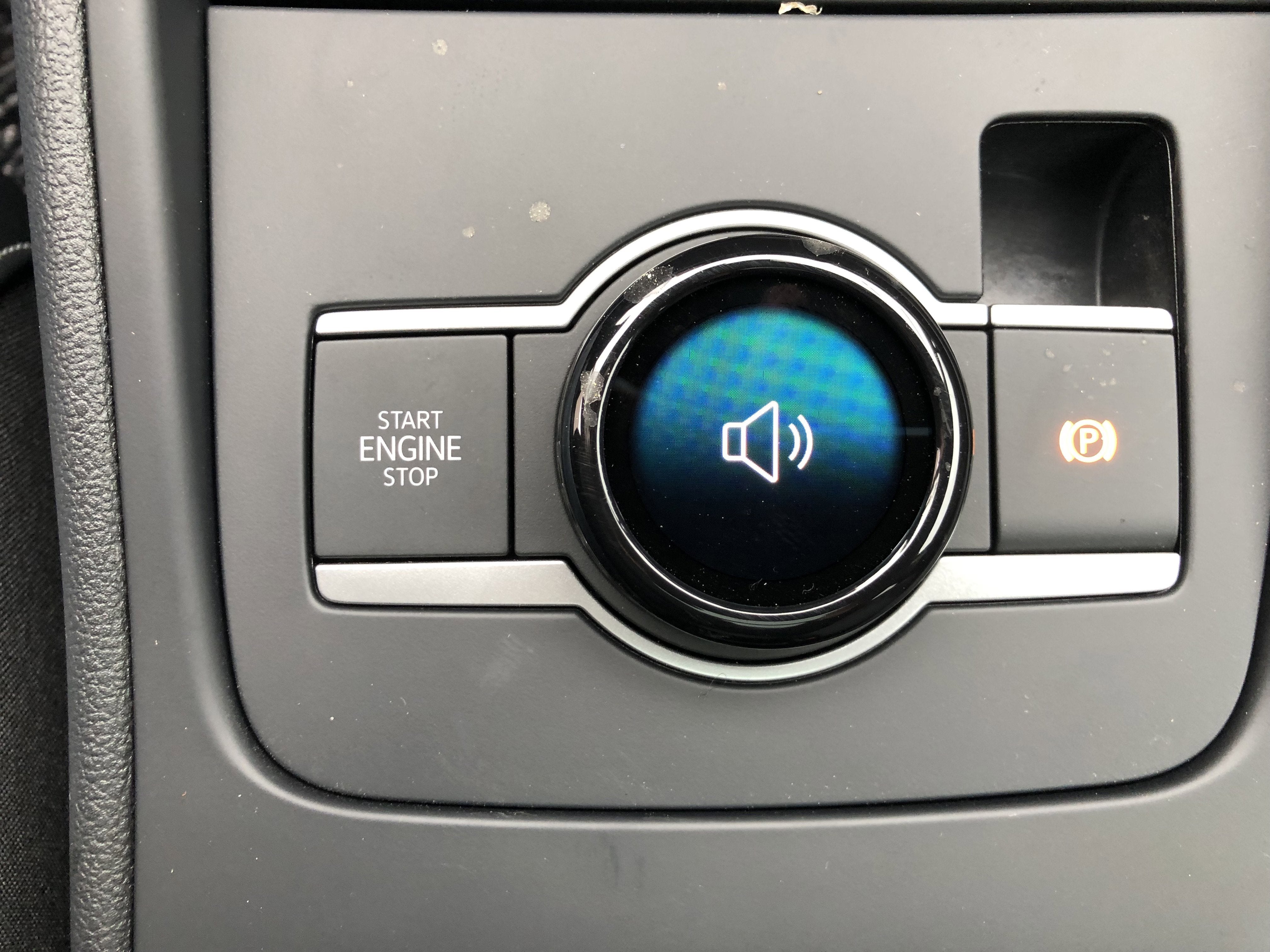 2026 Volkswagen Tiguan SE w/panoramic sunroof