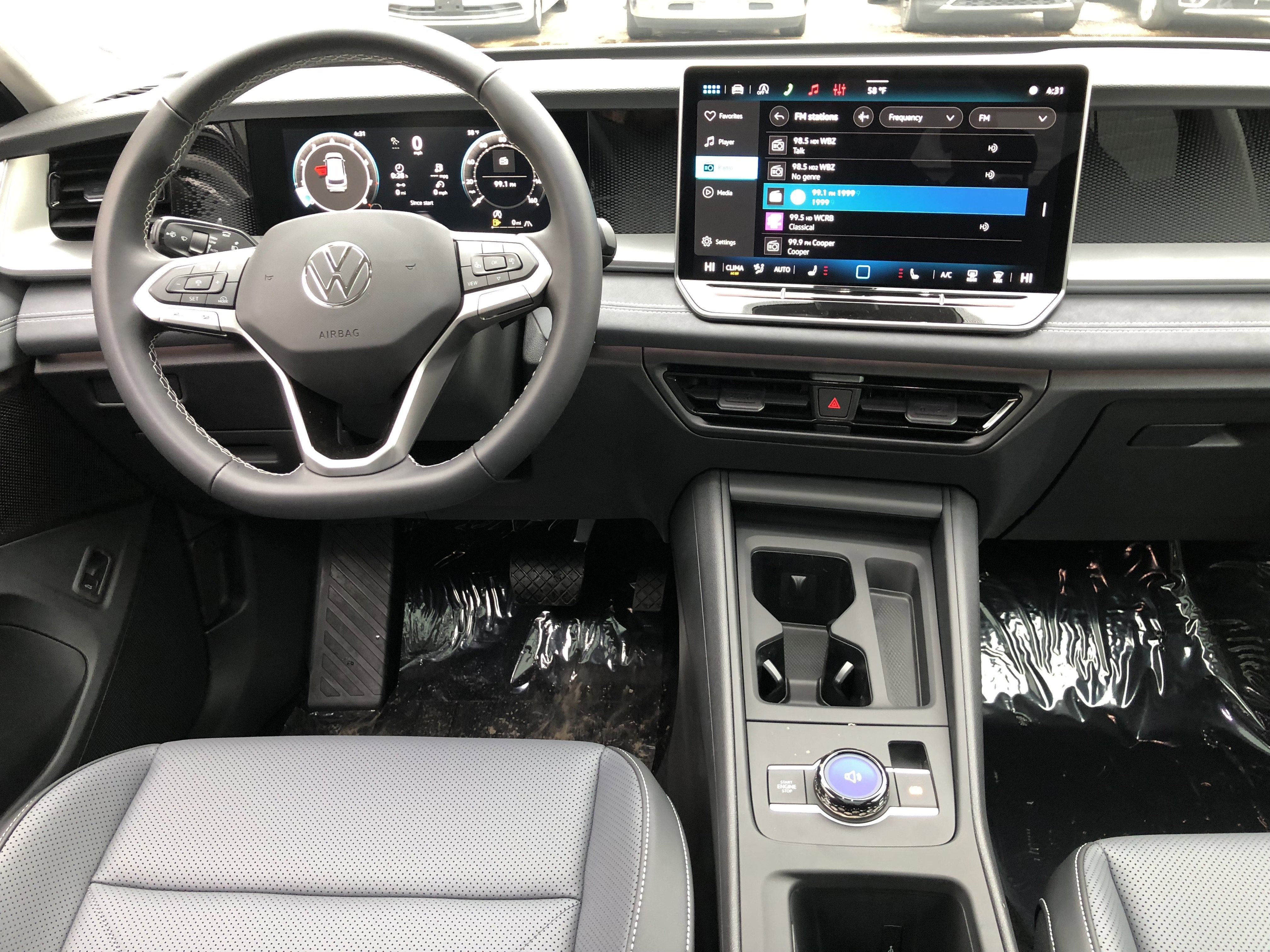 2026 Volkswagen Tiguan SE w/panoramic sunroof