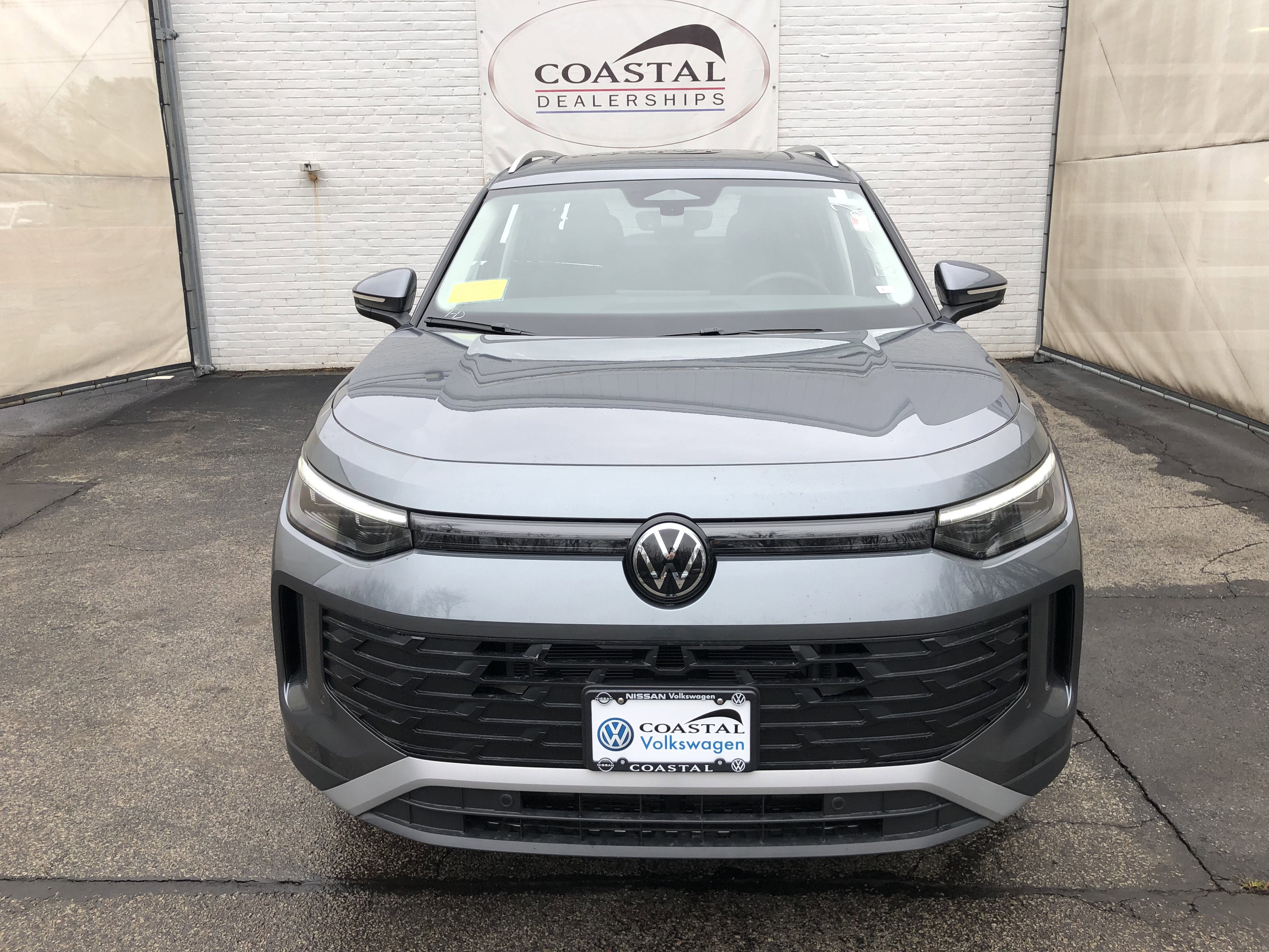 2026 Volkswagen Tiguan SE w/panoramic sunroof