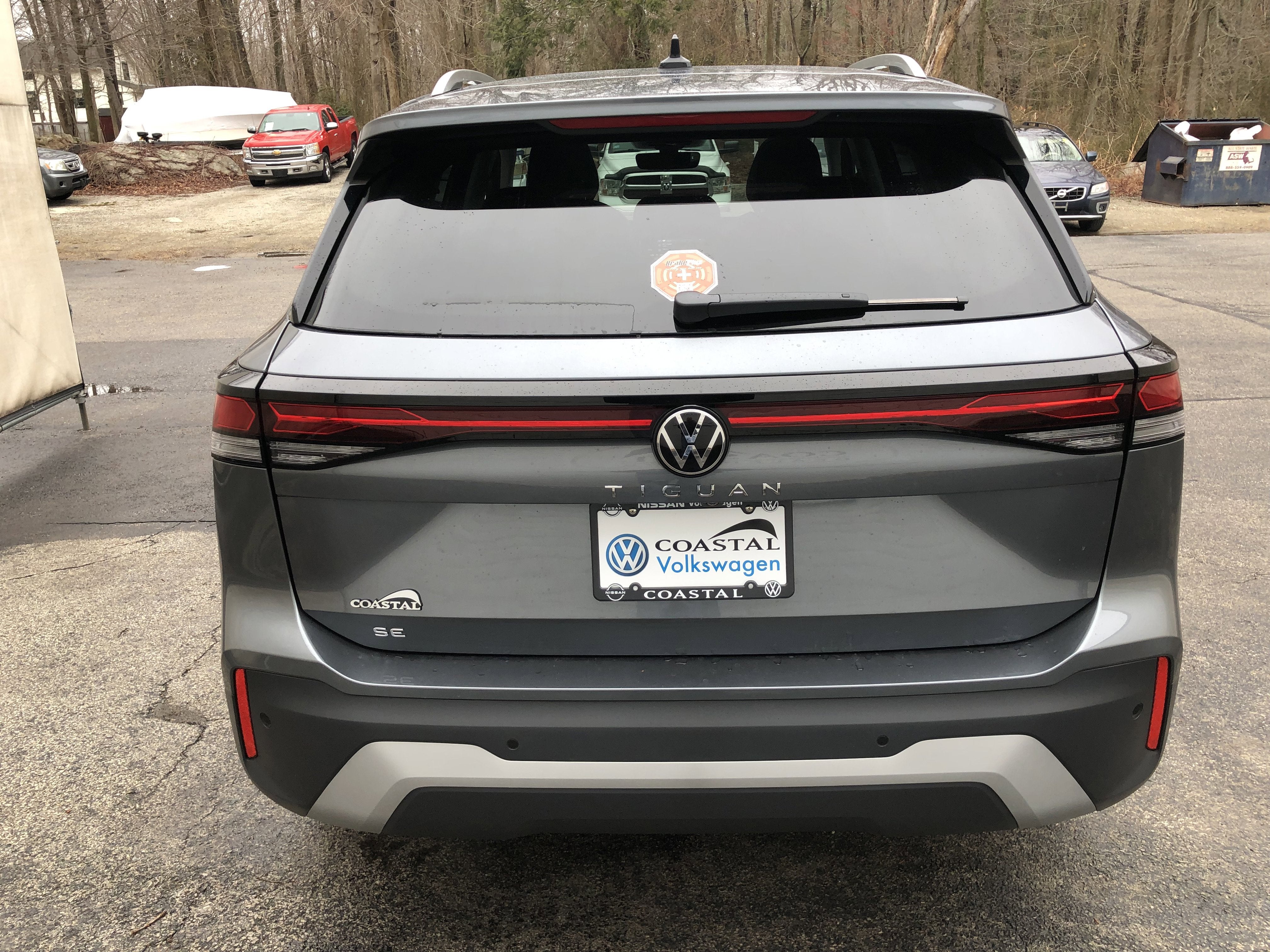 2026 Volkswagen Tiguan SE w/panoramic sunroof