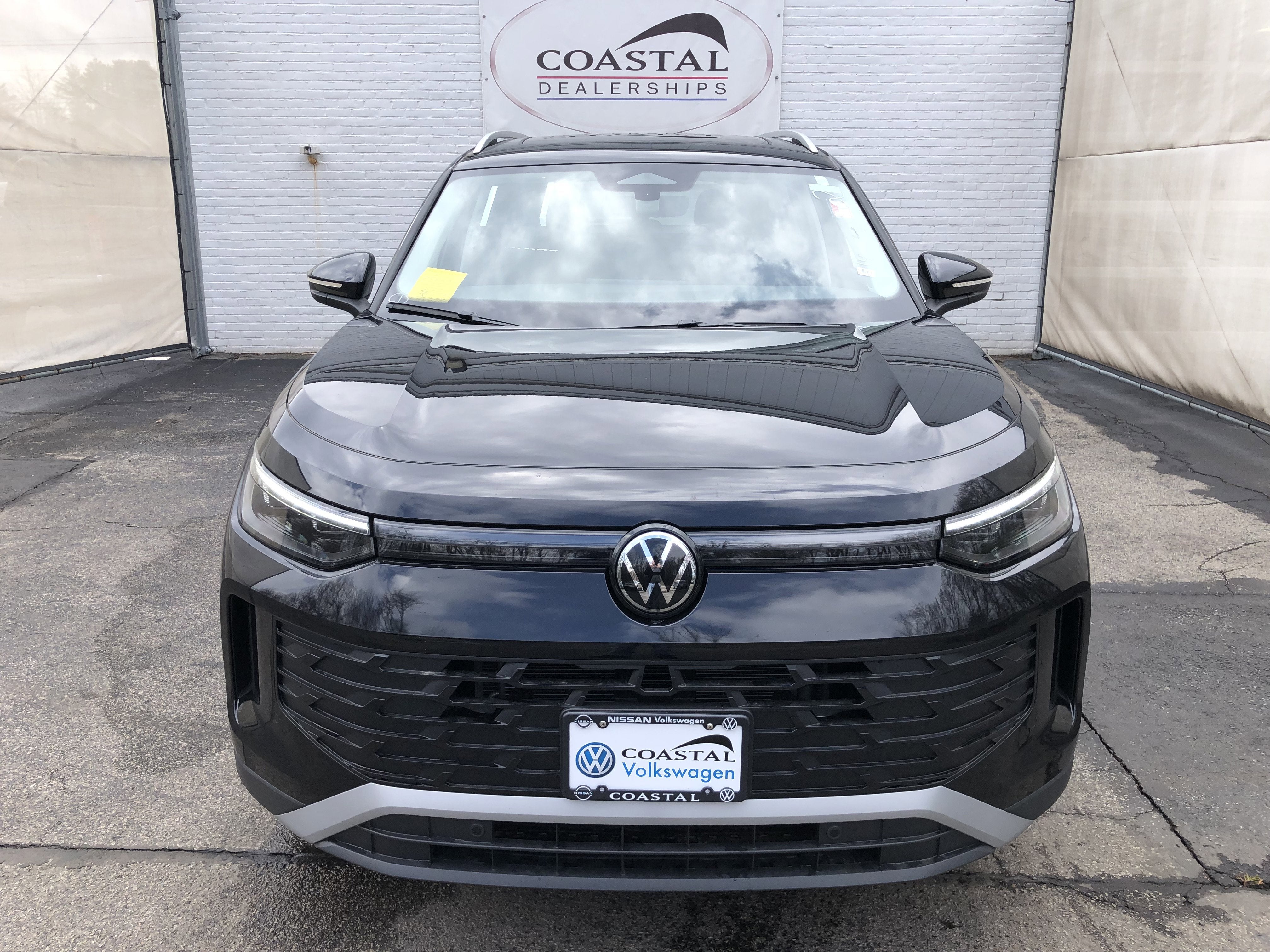 2026 Volkswagen Tiguan SE w/panoramic sunroof