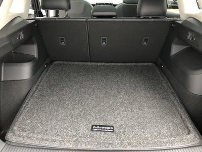 2026 Volkswagen Tiguan SE w/panoramic sunroof