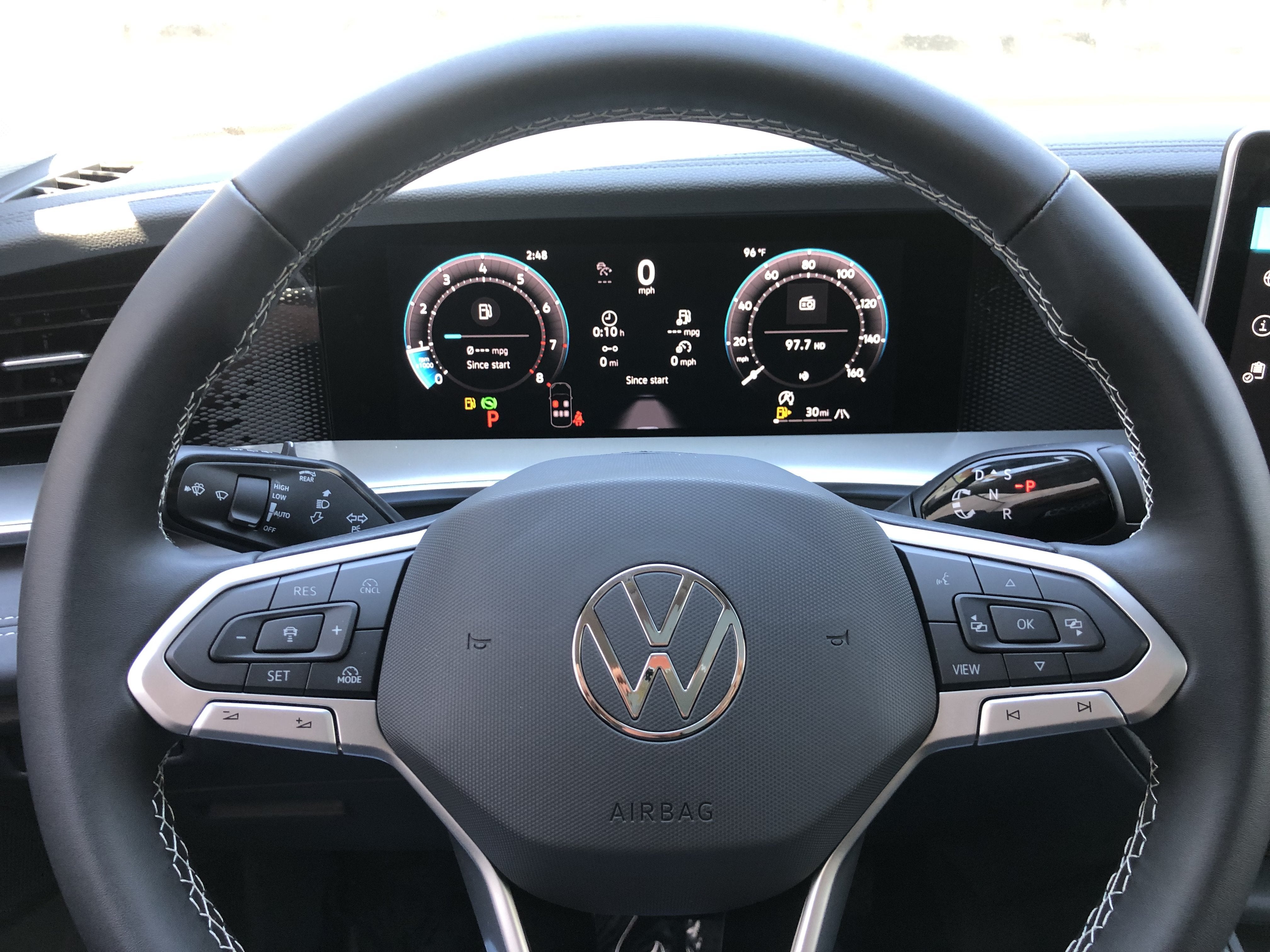 2026 Volkswagen Tiguan SE w/panoramic sunroof