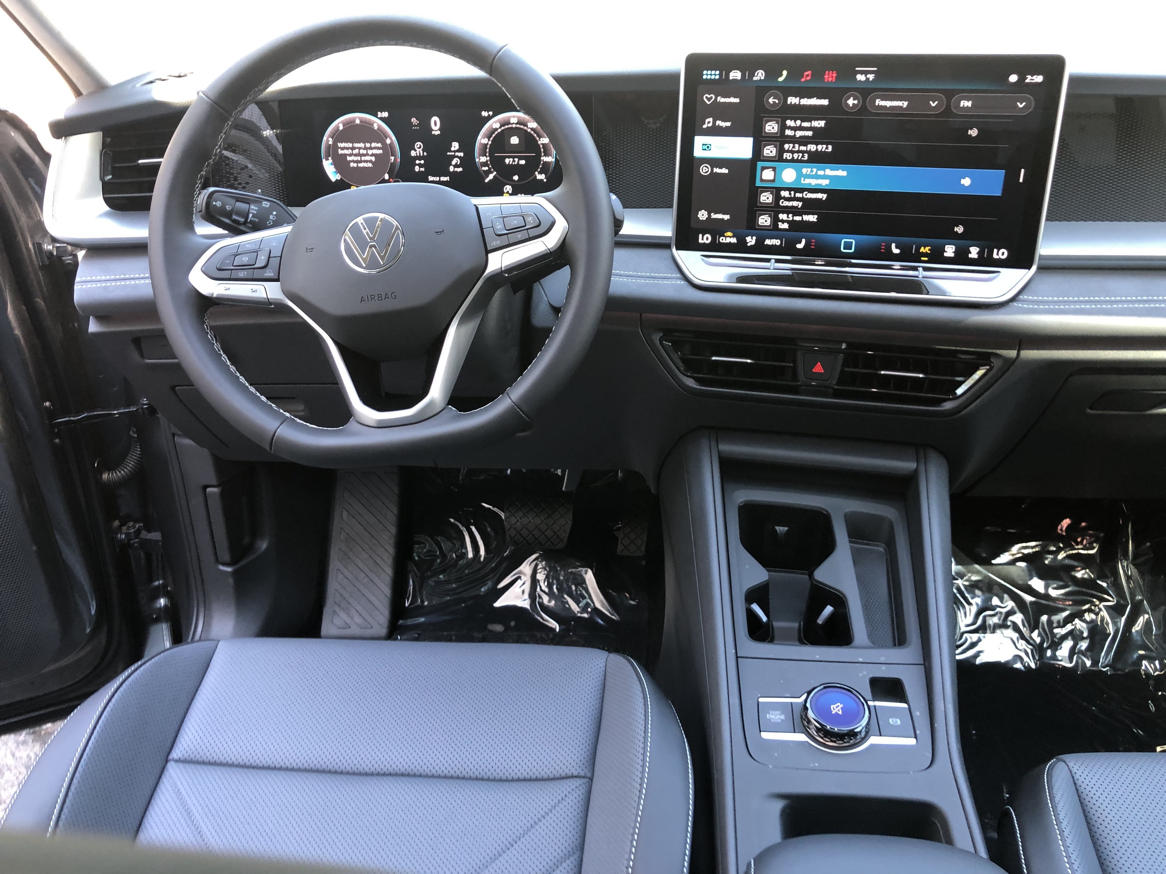 2026 Volkswagen Tiguan SE w/panoramic sunroof