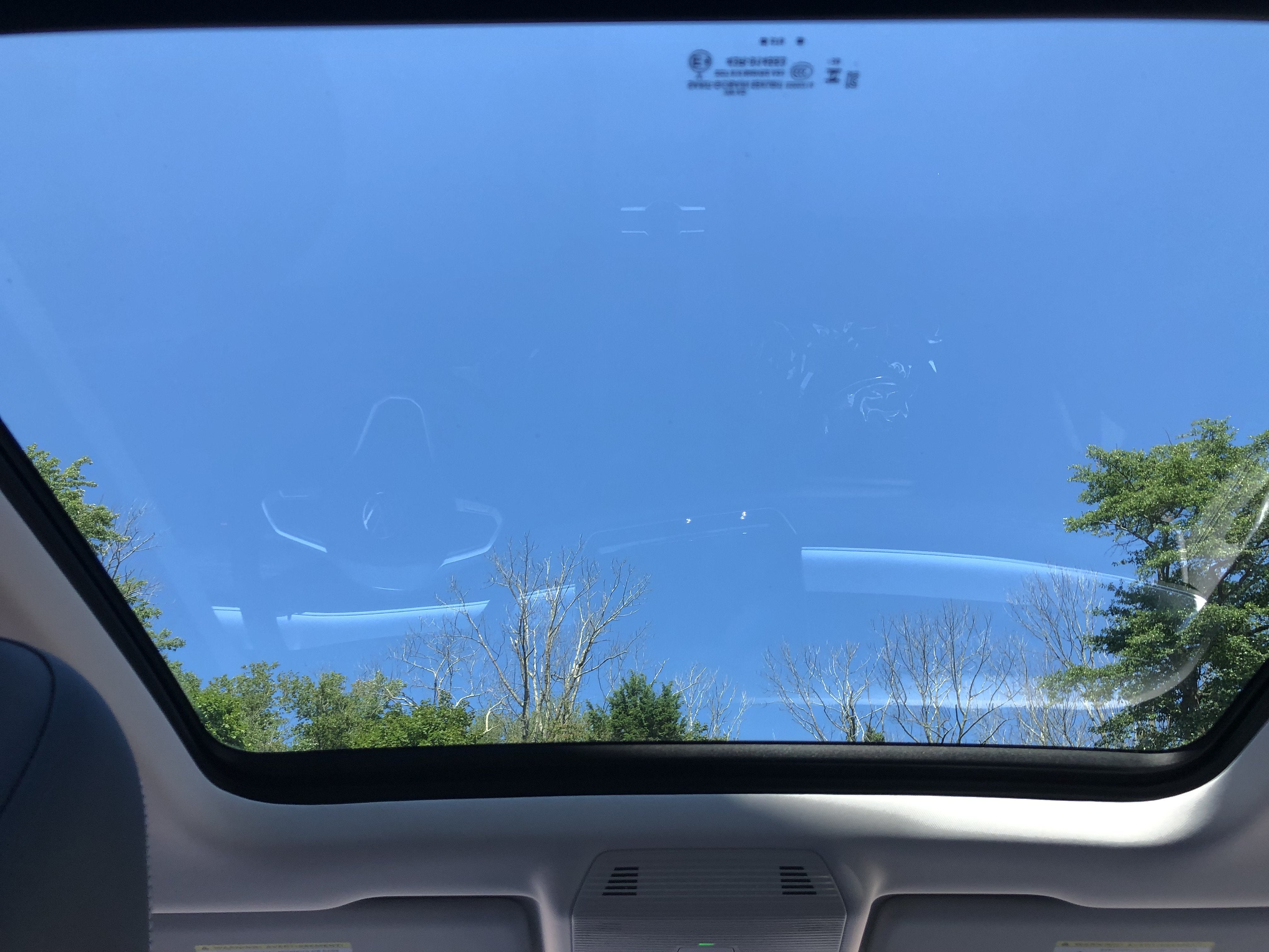 2026 Volkswagen Tiguan SE w/panoramic sunroof