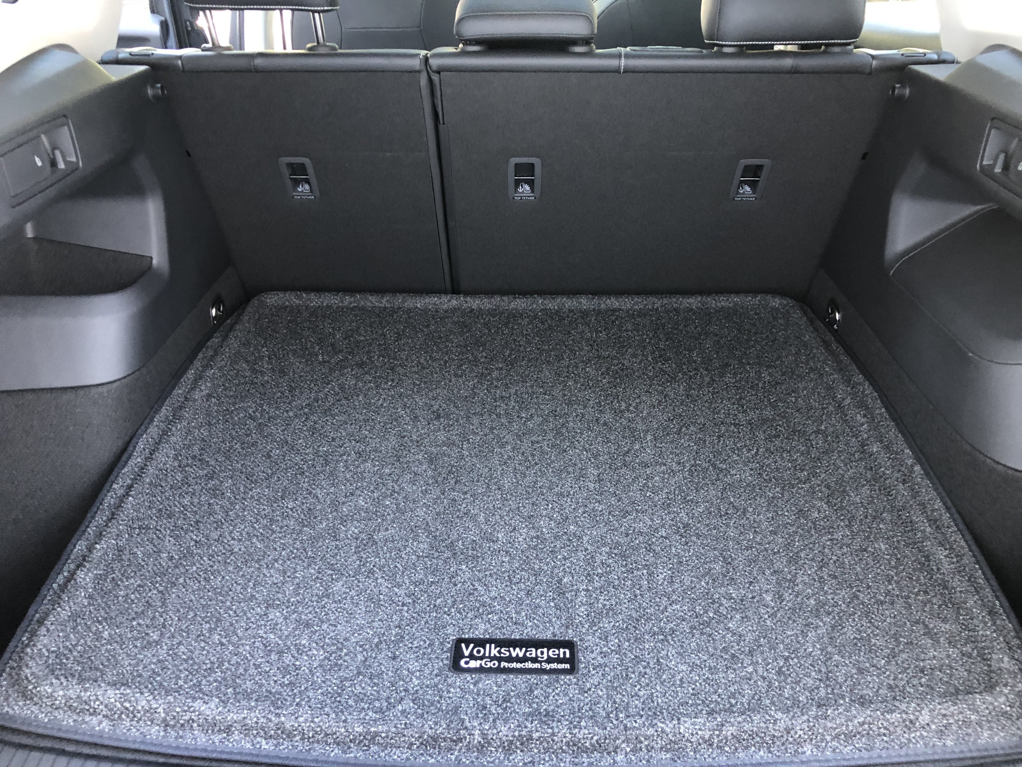 2026 Volkswagen Tiguan SE w/panoramic sunroof