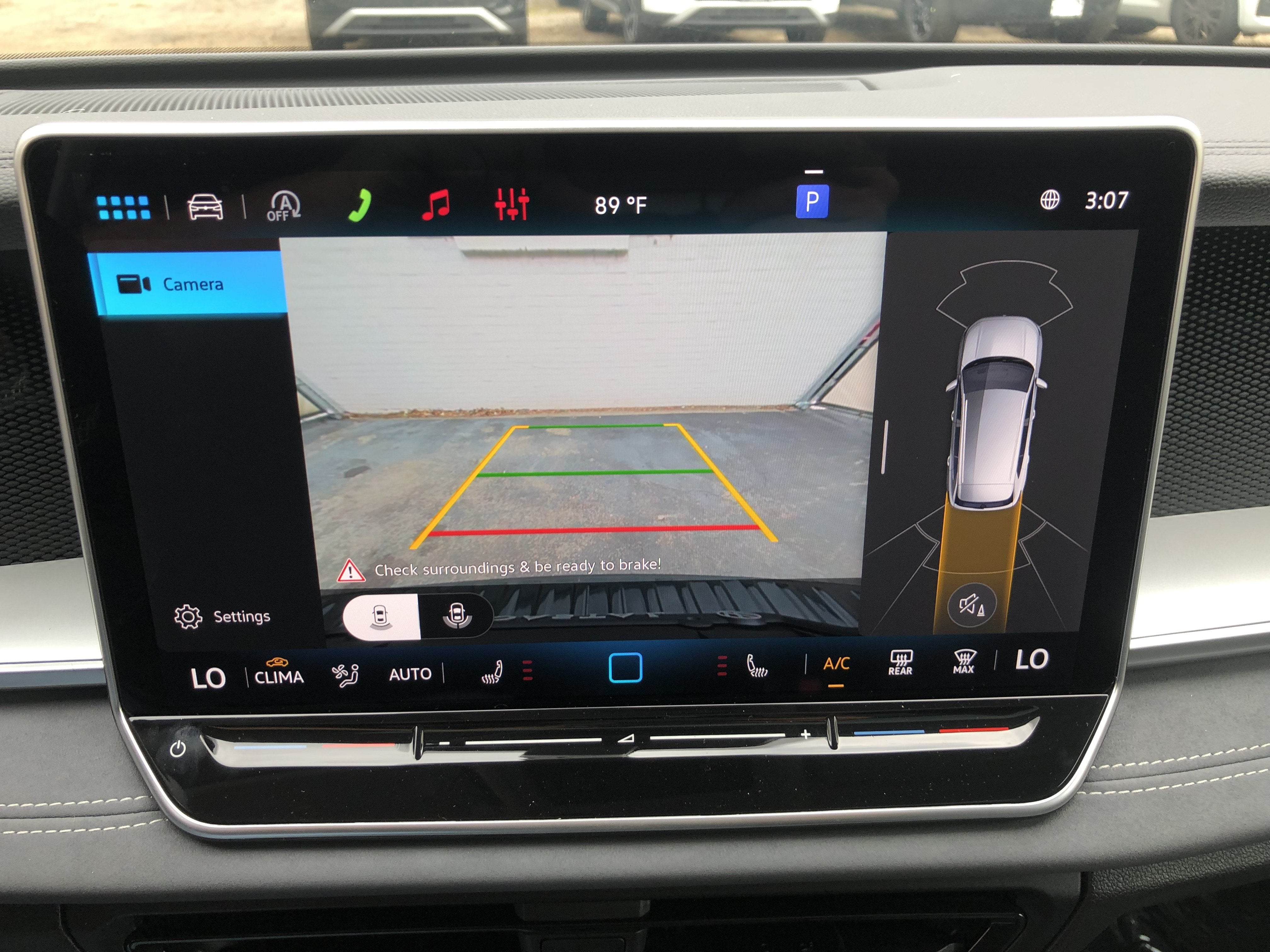 2026 Volkswagen Tiguan SE w/panoramic sunroof