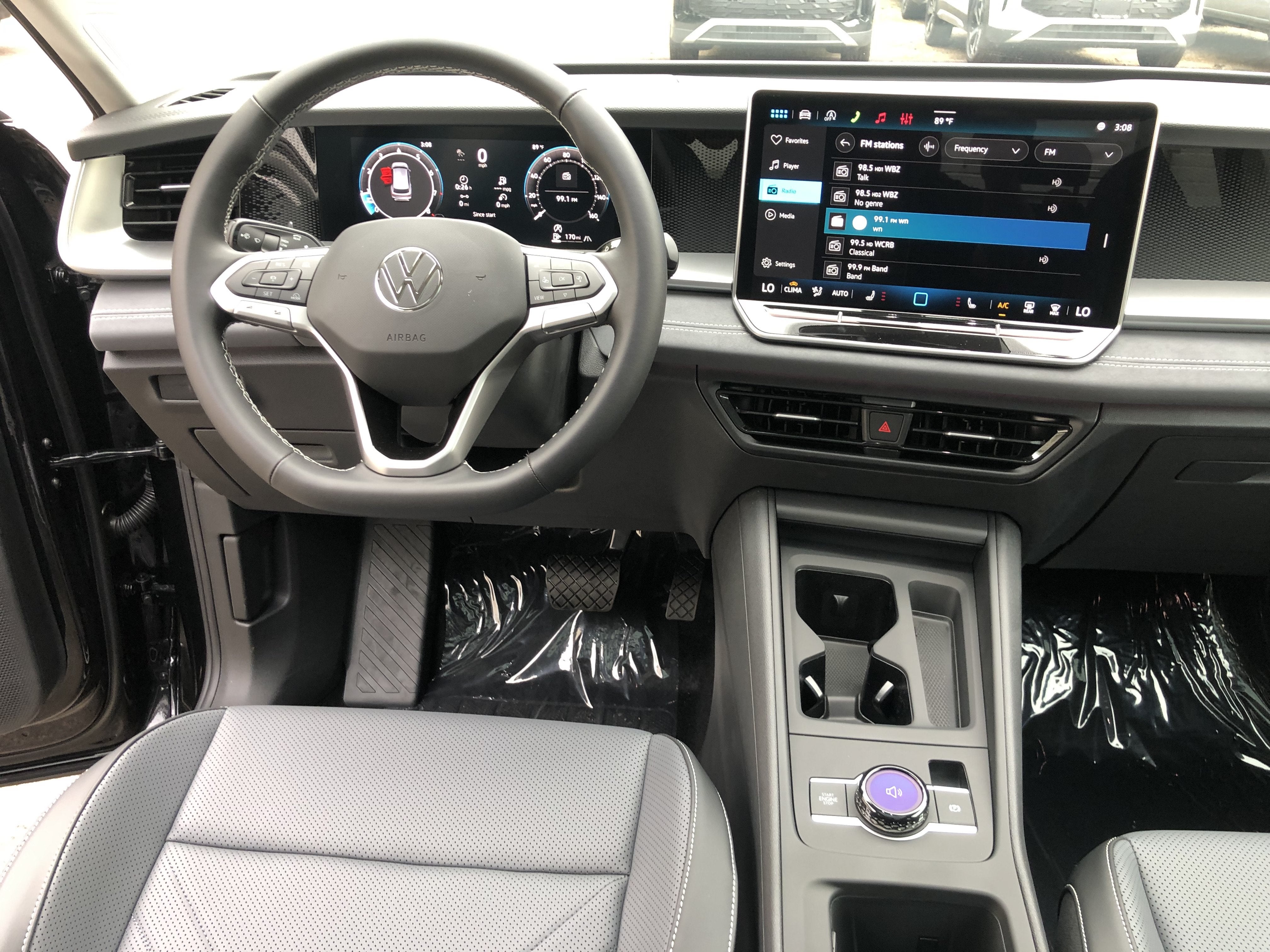 2026 Volkswagen Tiguan SE w/panoramic sunroof