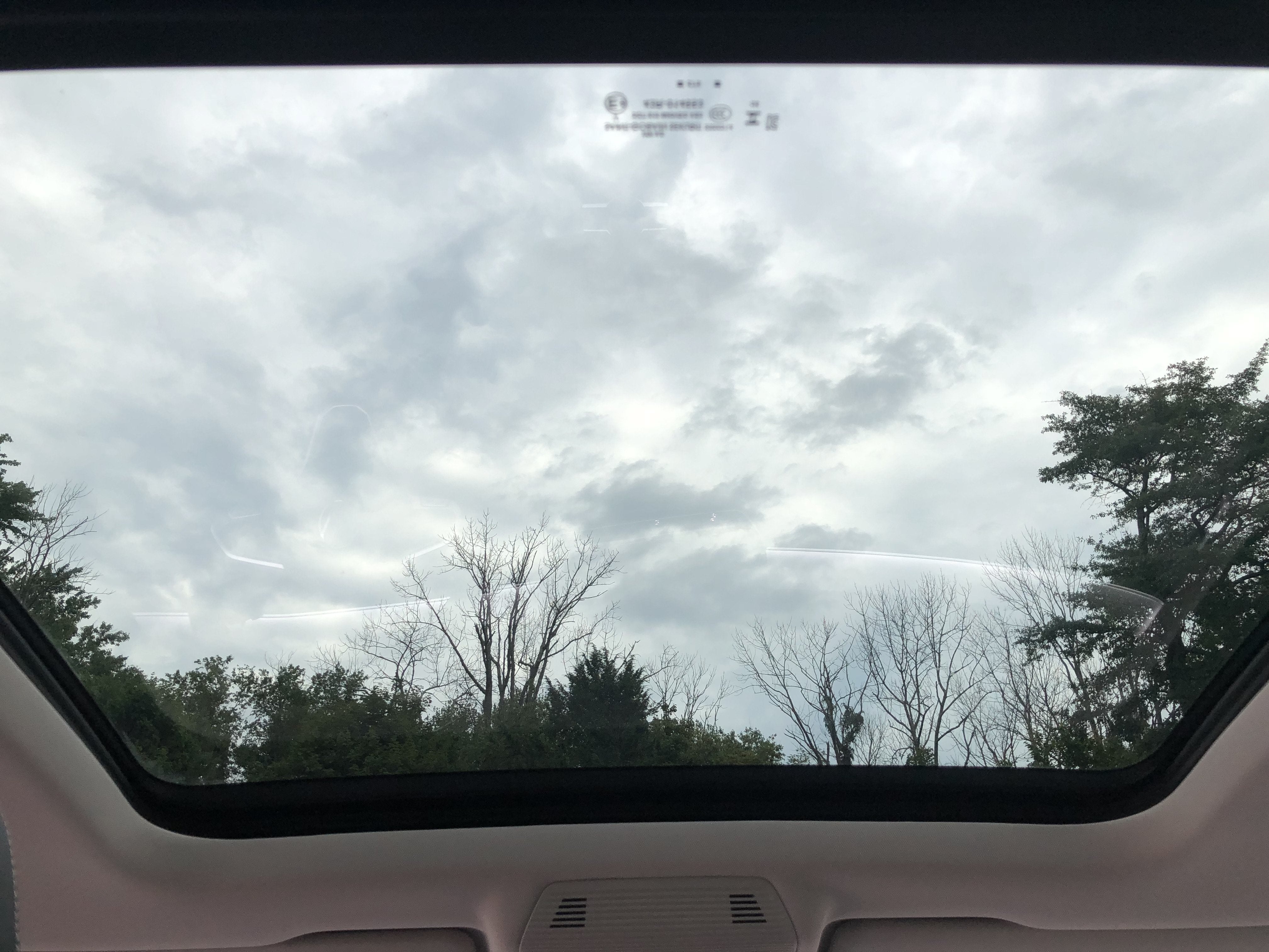 2026 Volkswagen Tiguan SE w/panoramic sunroof
