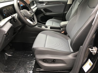 2026 Volkswagen Tiguan SE w/panoramic sunroof