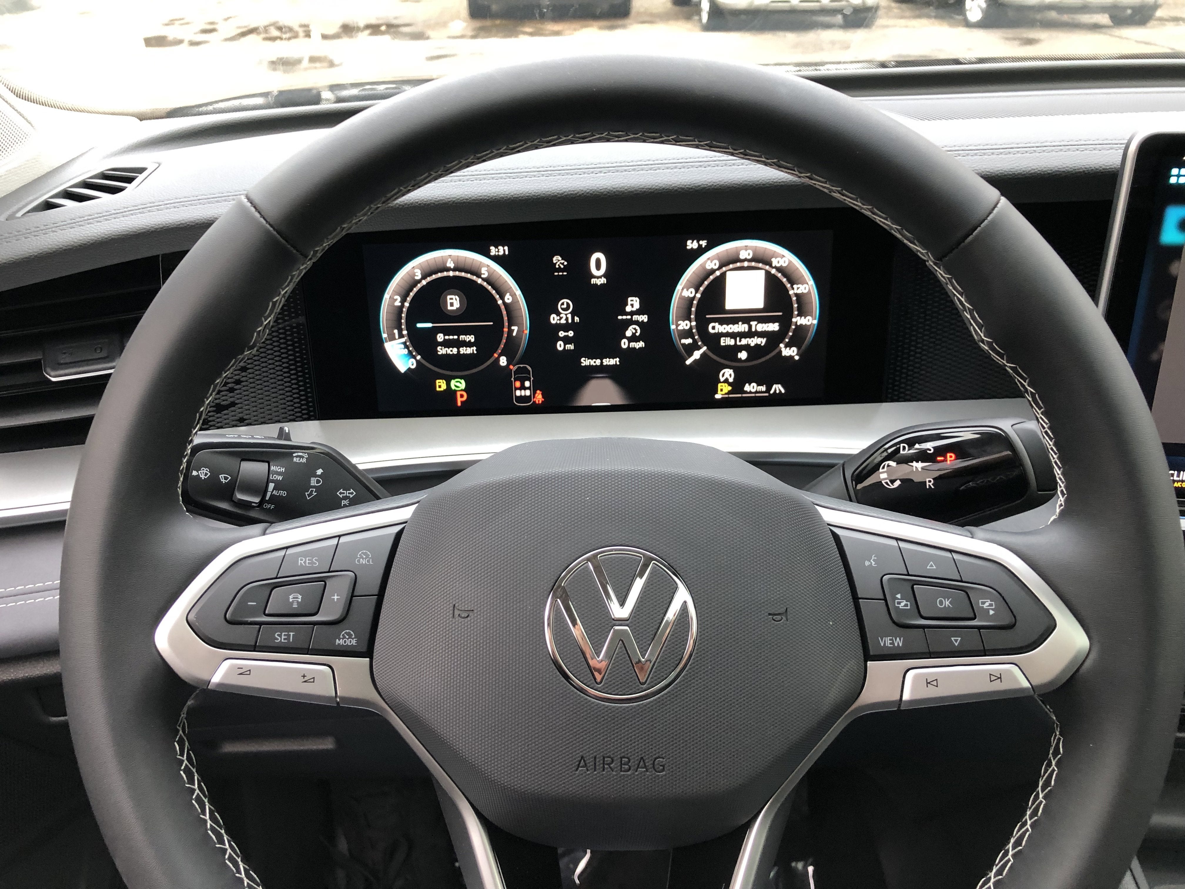 2026 Volkswagen Tiguan SE w/panoramic sunroof
