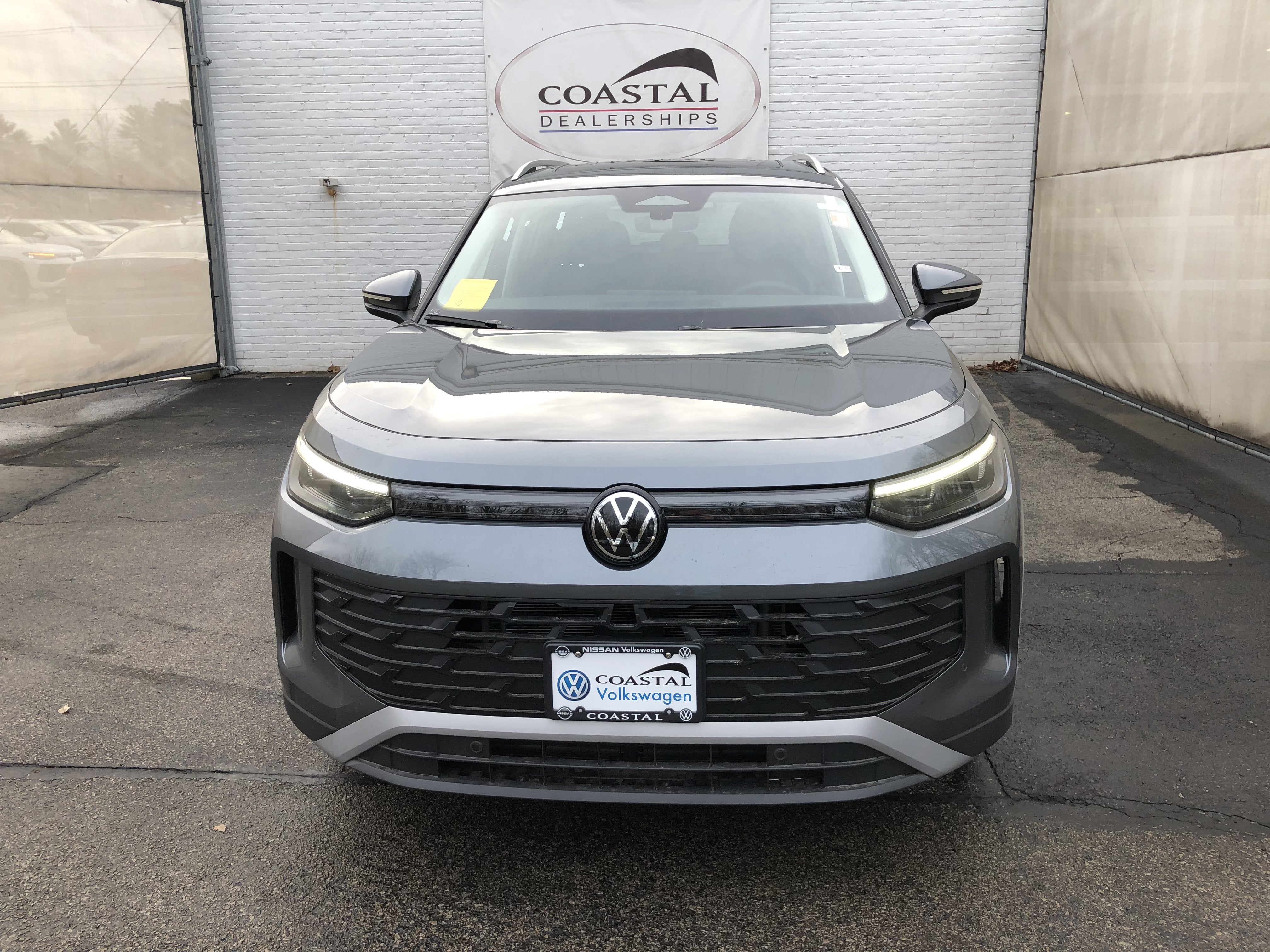 2026 Volkswagen Tiguan SE w/panoramic sunroof