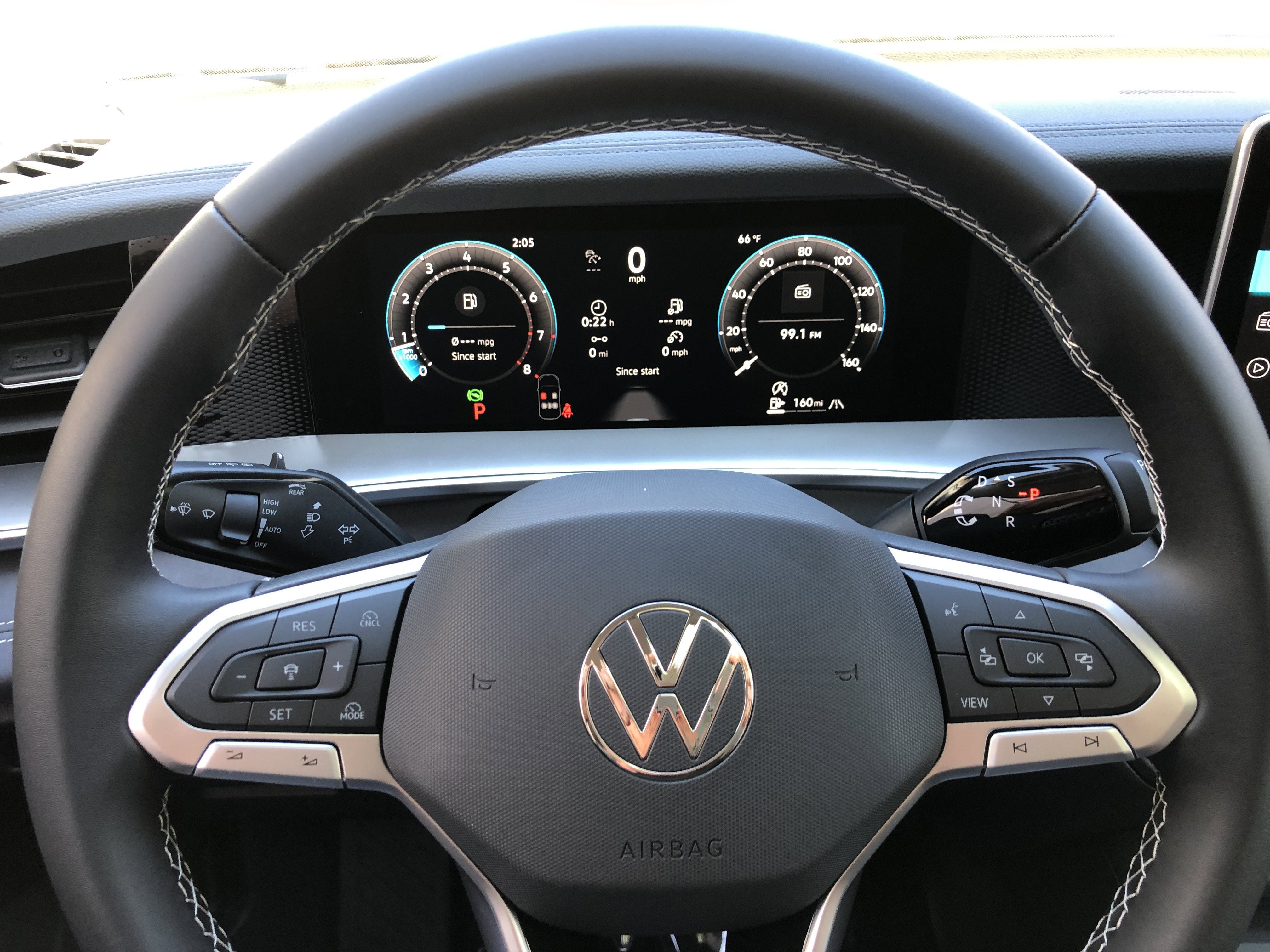 2026 Volkswagen Tiguan SE w/panoramic sunroof
