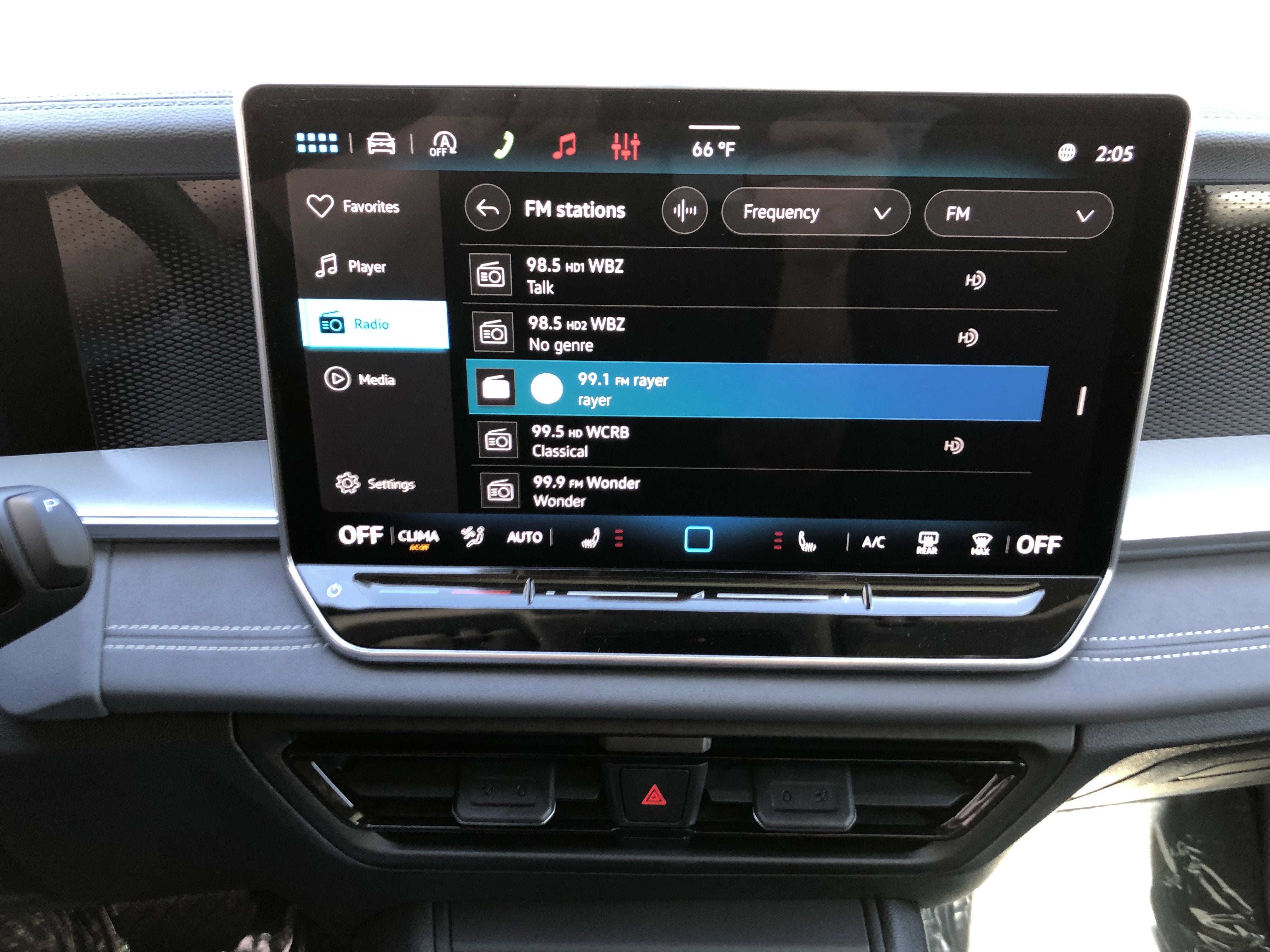 2026 Volkswagen Tiguan SE w/panoramic sunroof