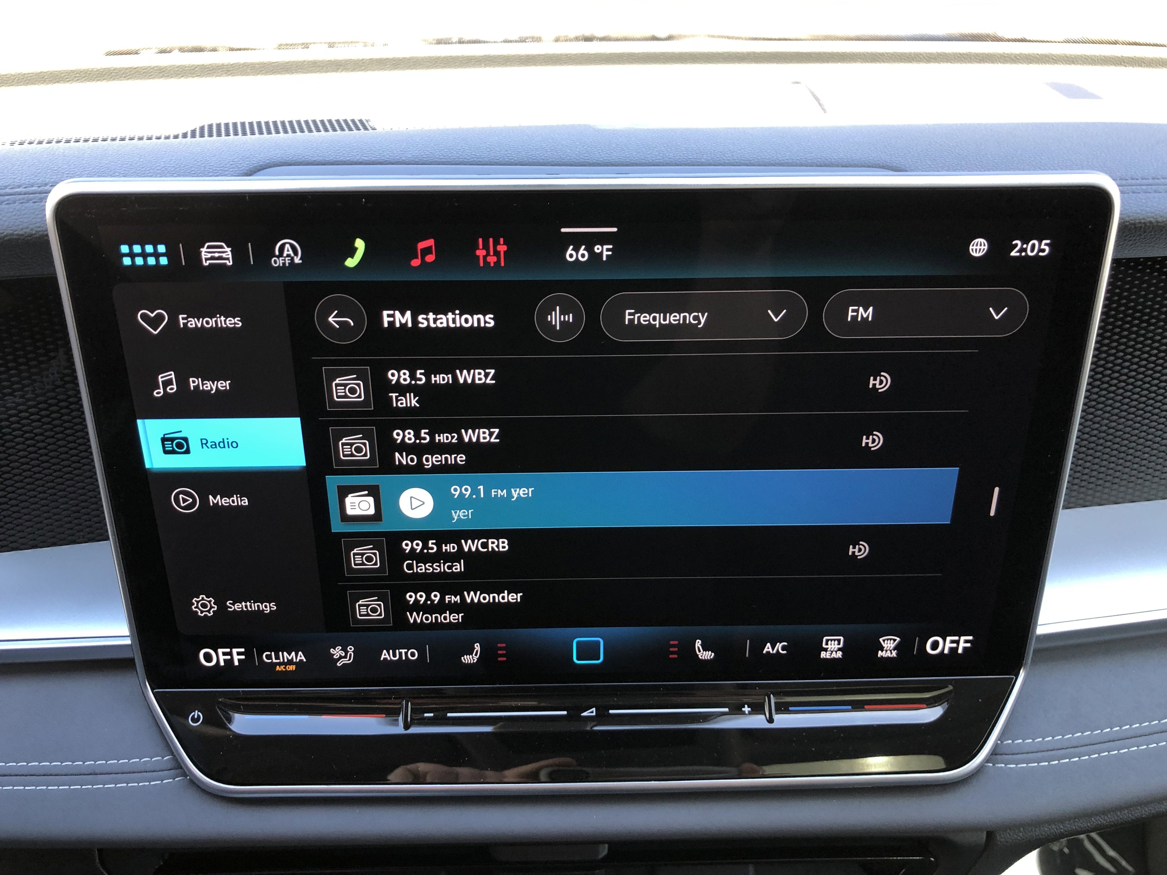 2026 Volkswagen Tiguan SE w/panoramic sunroof