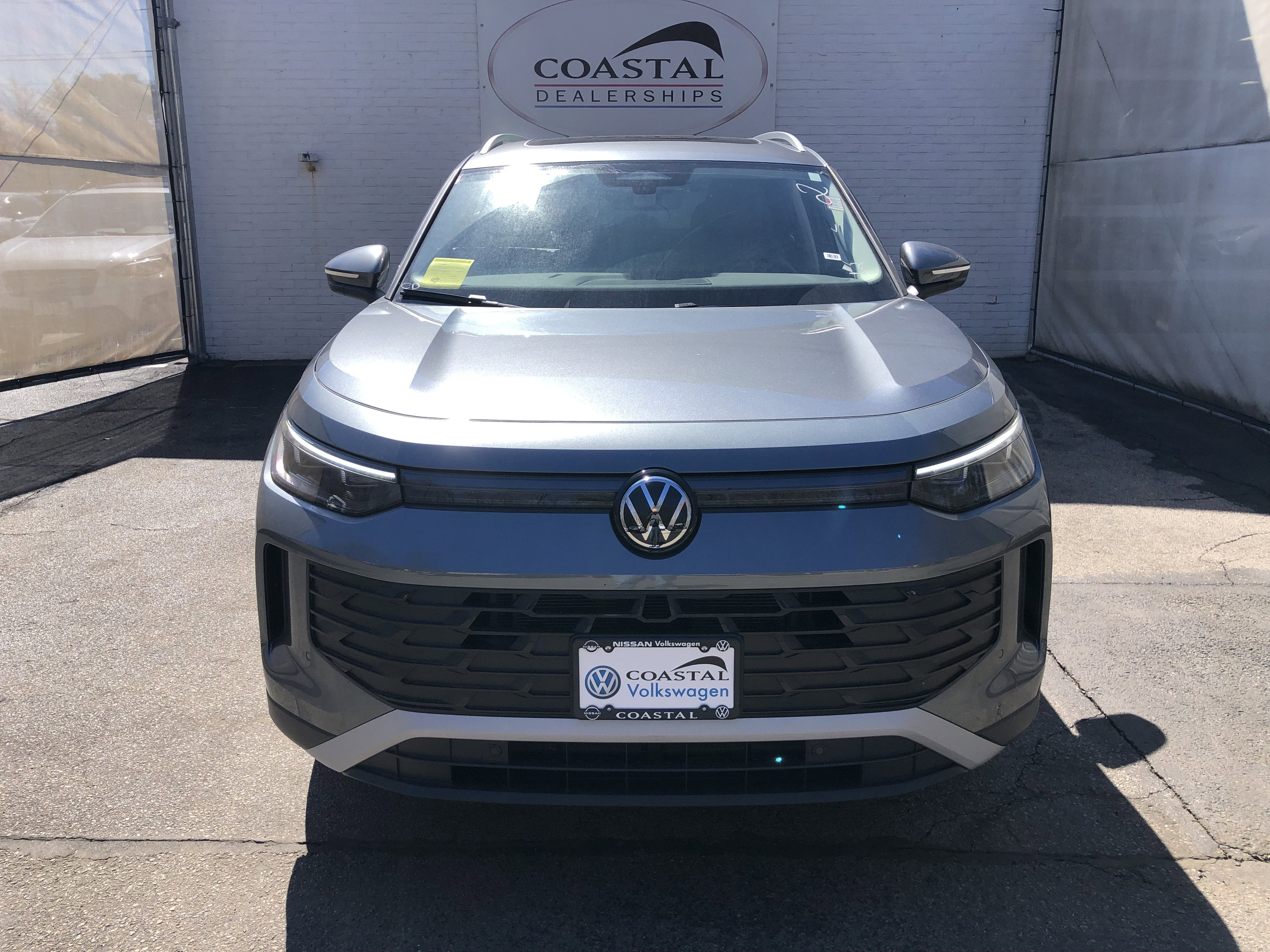 2026 Volkswagen Tiguan SE w/panoramic sunroof