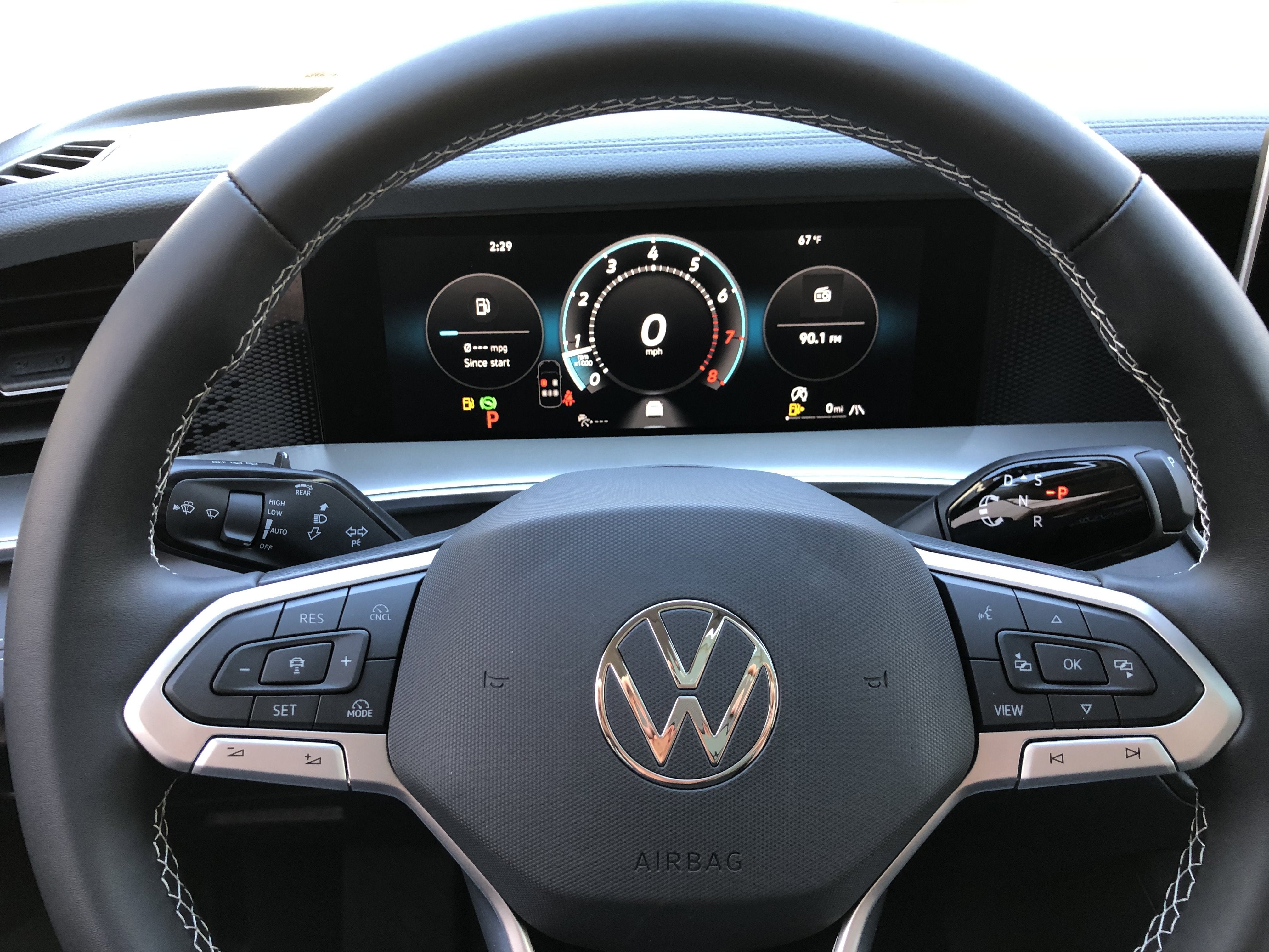 2026 Volkswagen Tiguan SE w/panoramic sunroof