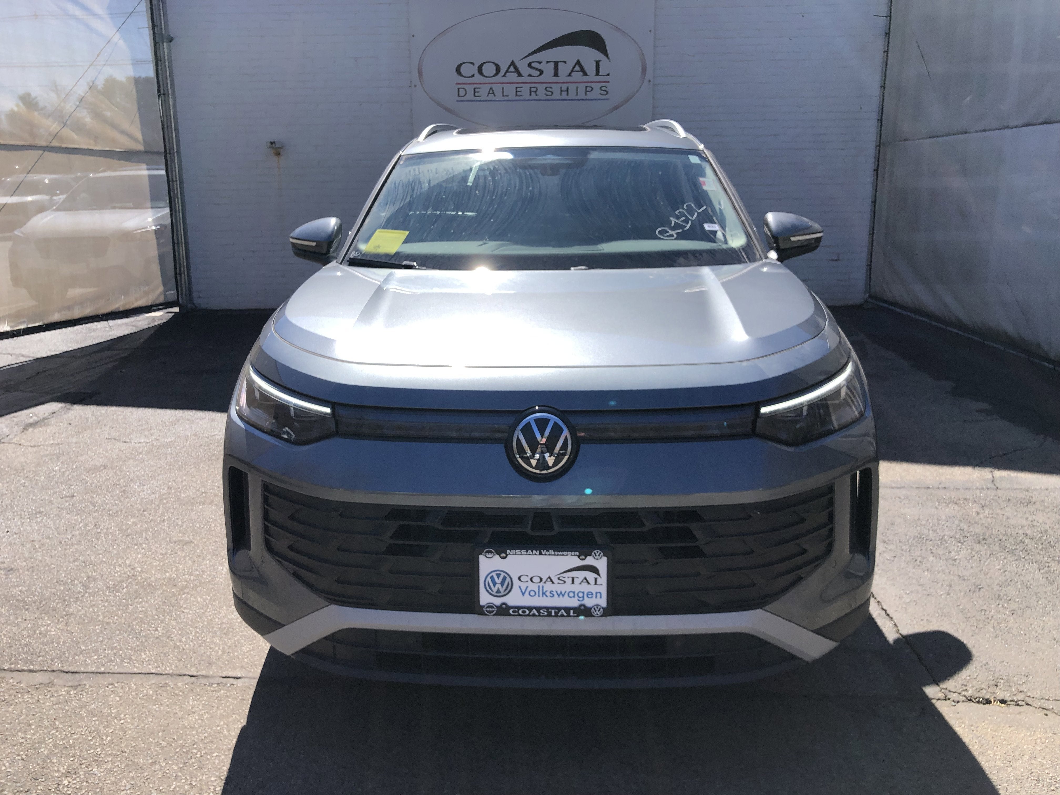 2026 Volkswagen Tiguan SE w/panoramic sunroof