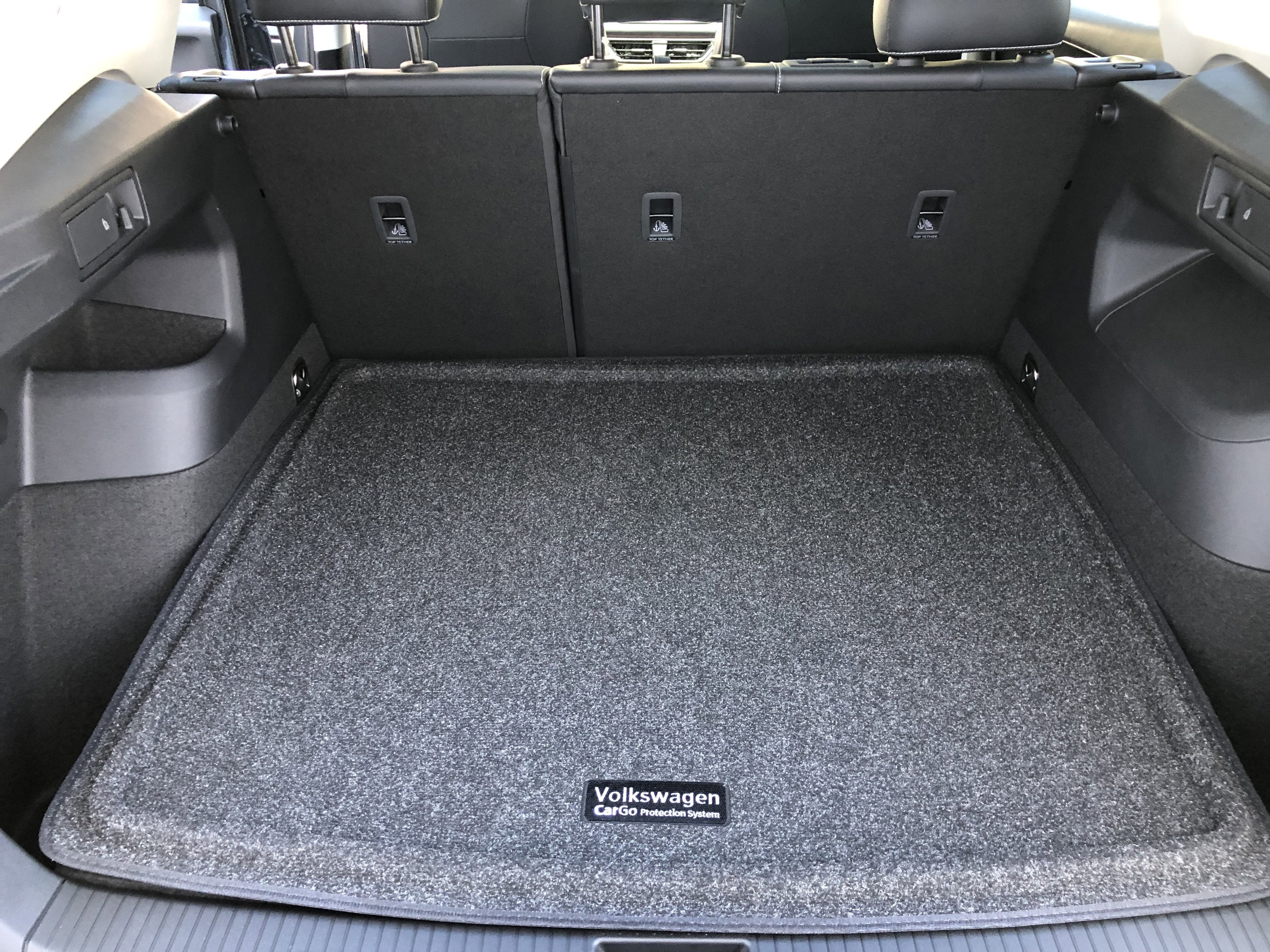 2026 Volkswagen Tiguan SE w/panoramic sunroof