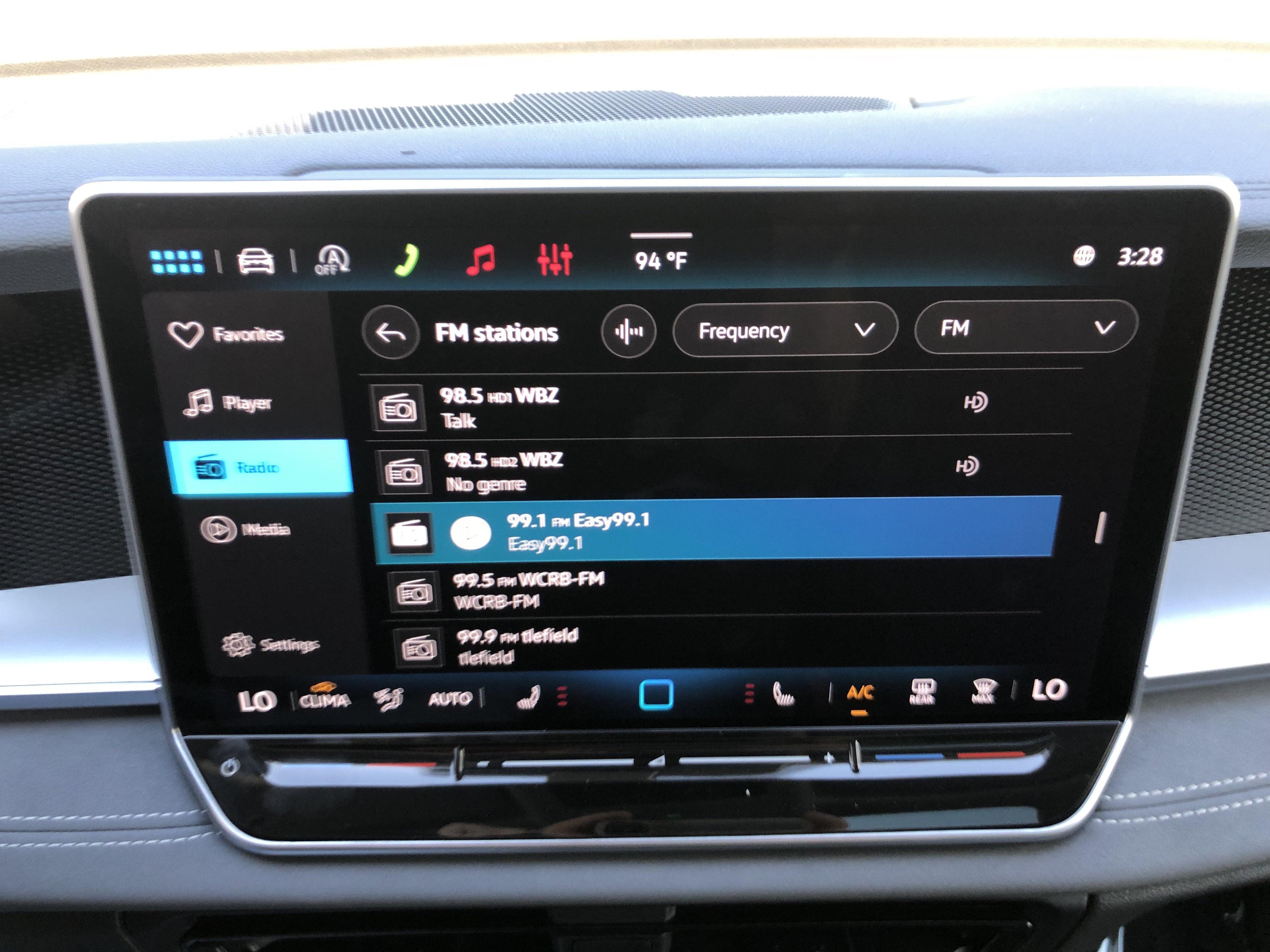 2026 Volkswagen Tiguan SE w/panoramic sunroof