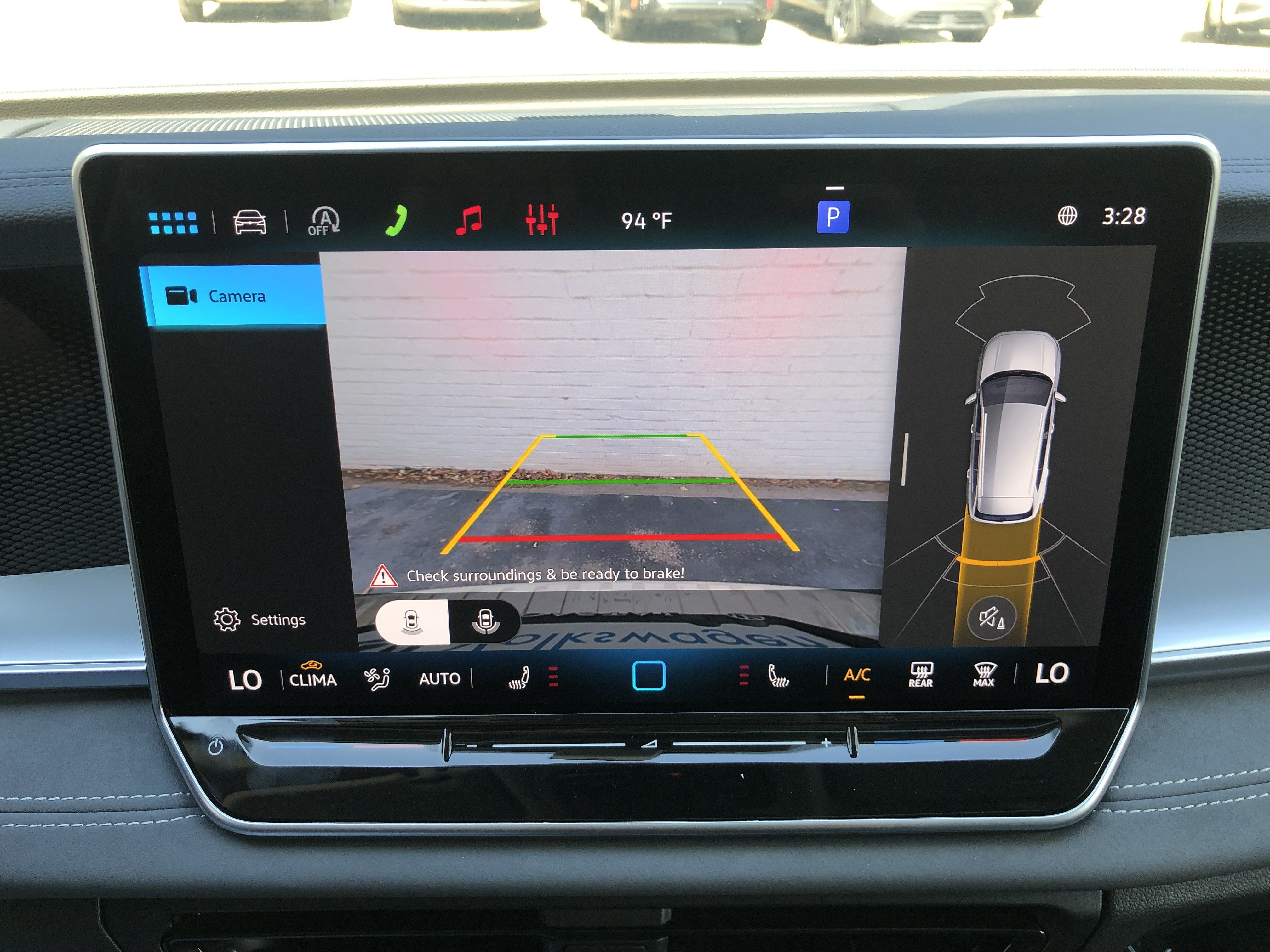 2026 Volkswagen Tiguan SE w/panoramic sunroof