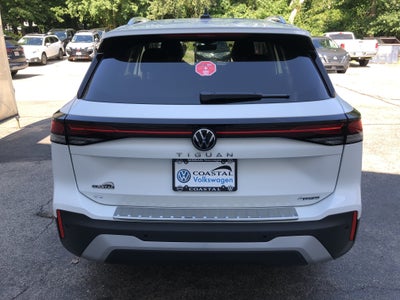 2026 Volkswagen Tiguan SE w/panoramic sunroof