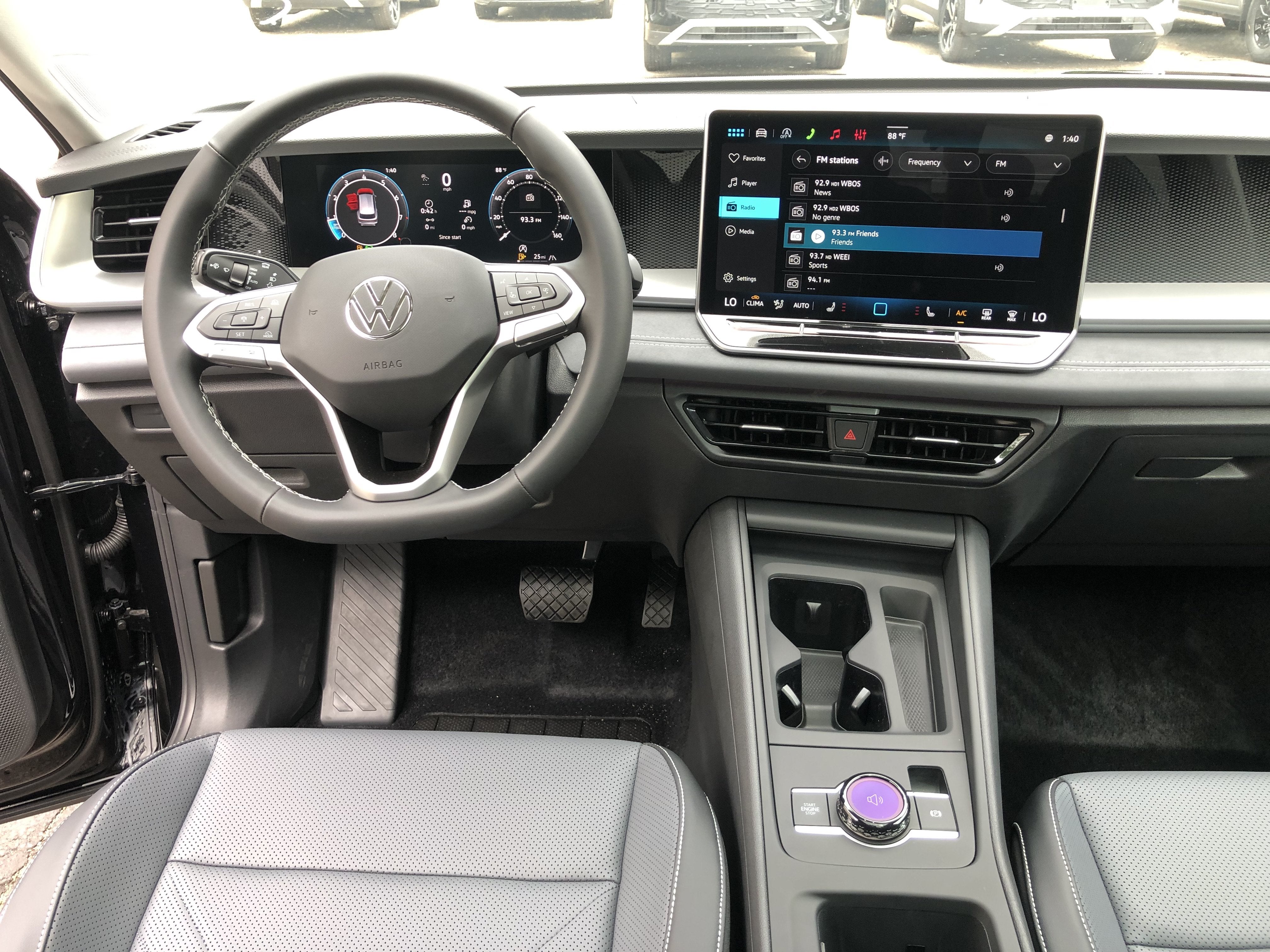 2026 Volkswagen Tiguan SE w/panoramic sunroof