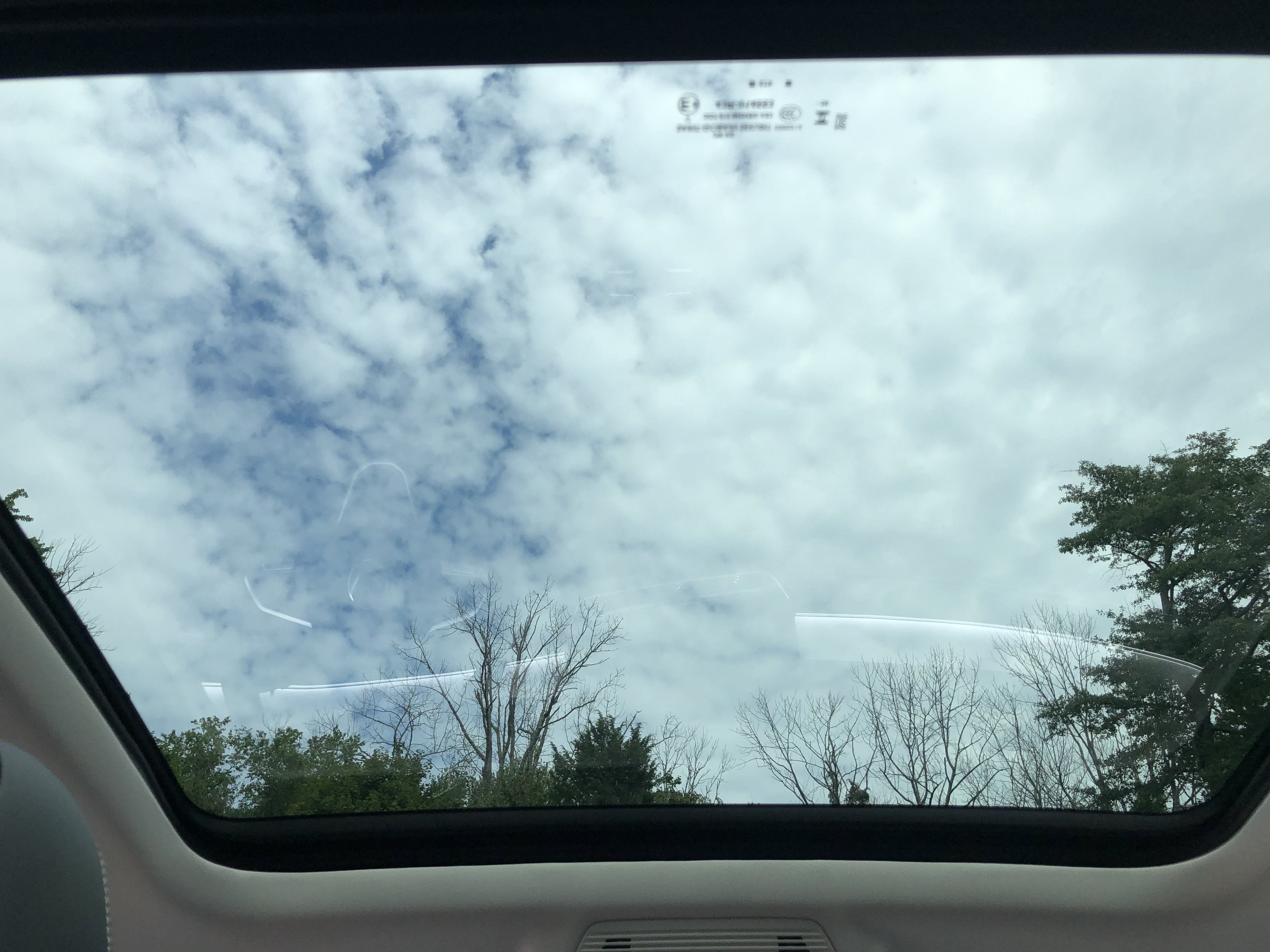 2026 Volkswagen Tiguan SE w/panoramic sunroof