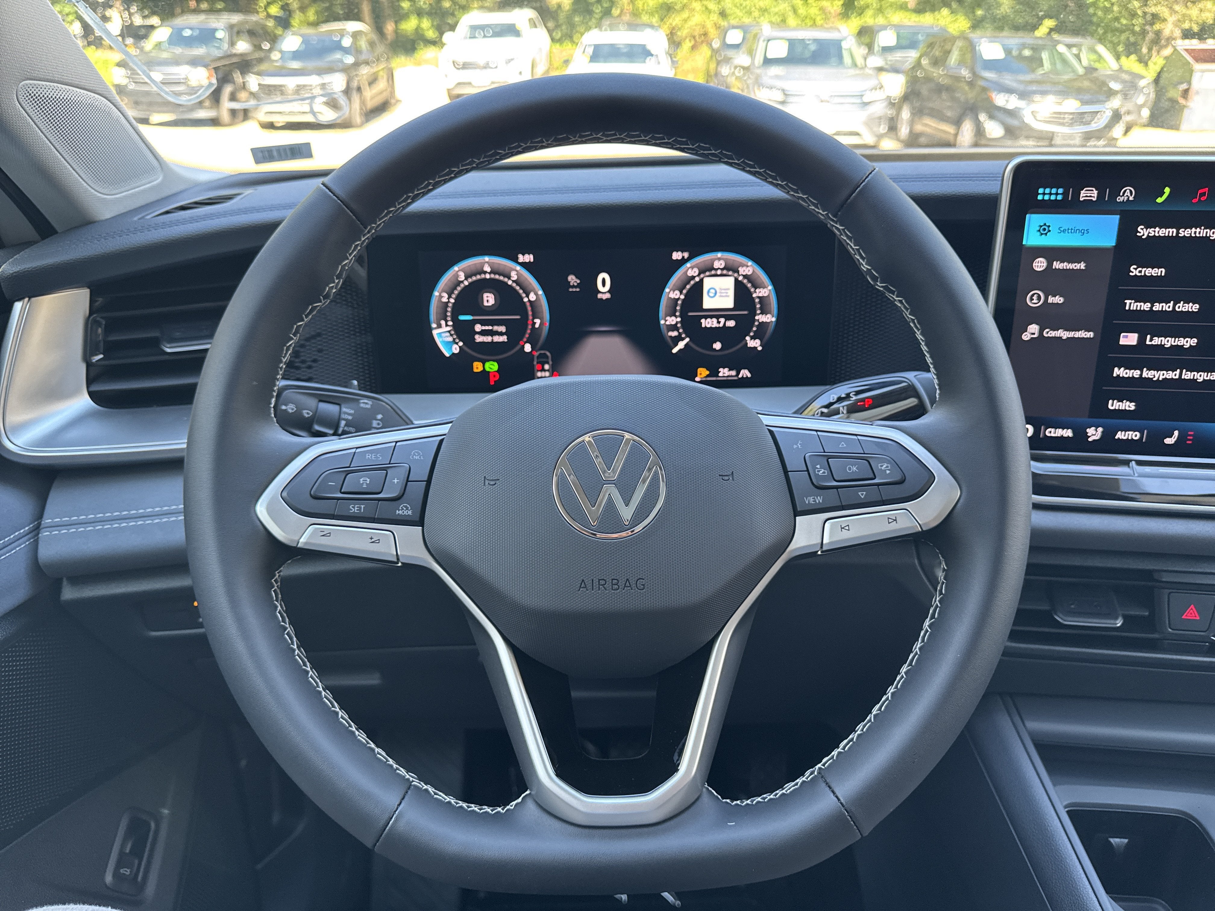 2026 Volkswagen Tiguan SE w/panoramic sunroof