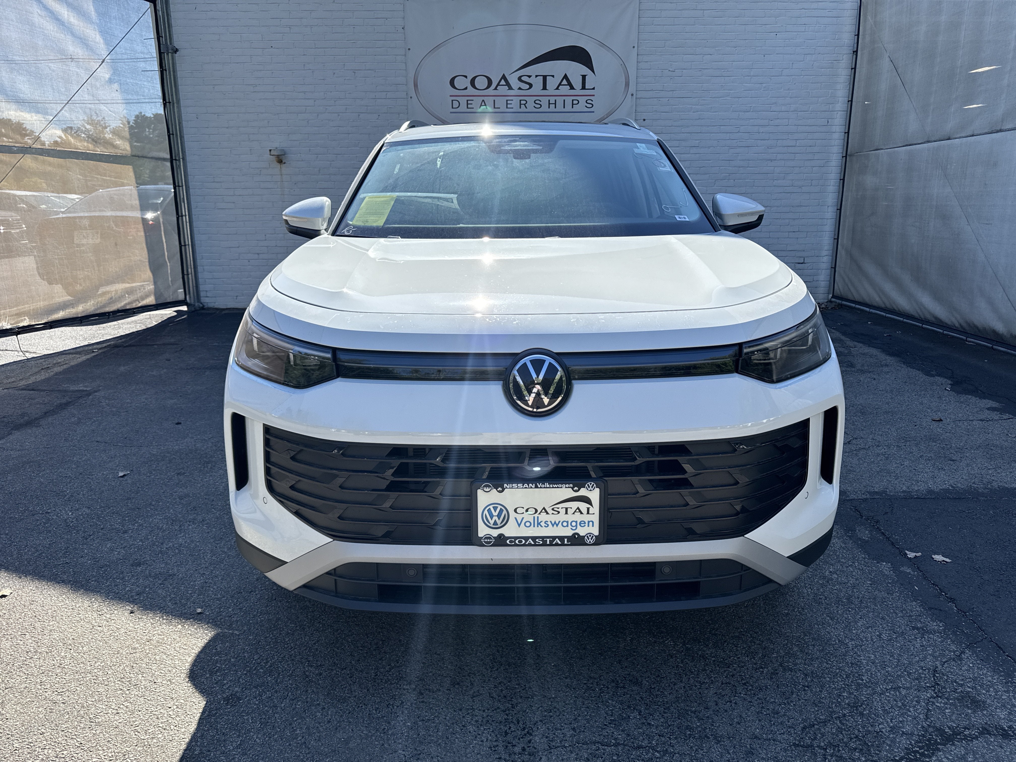 2026 Volkswagen Tiguan SE w/panoramic sunroof
