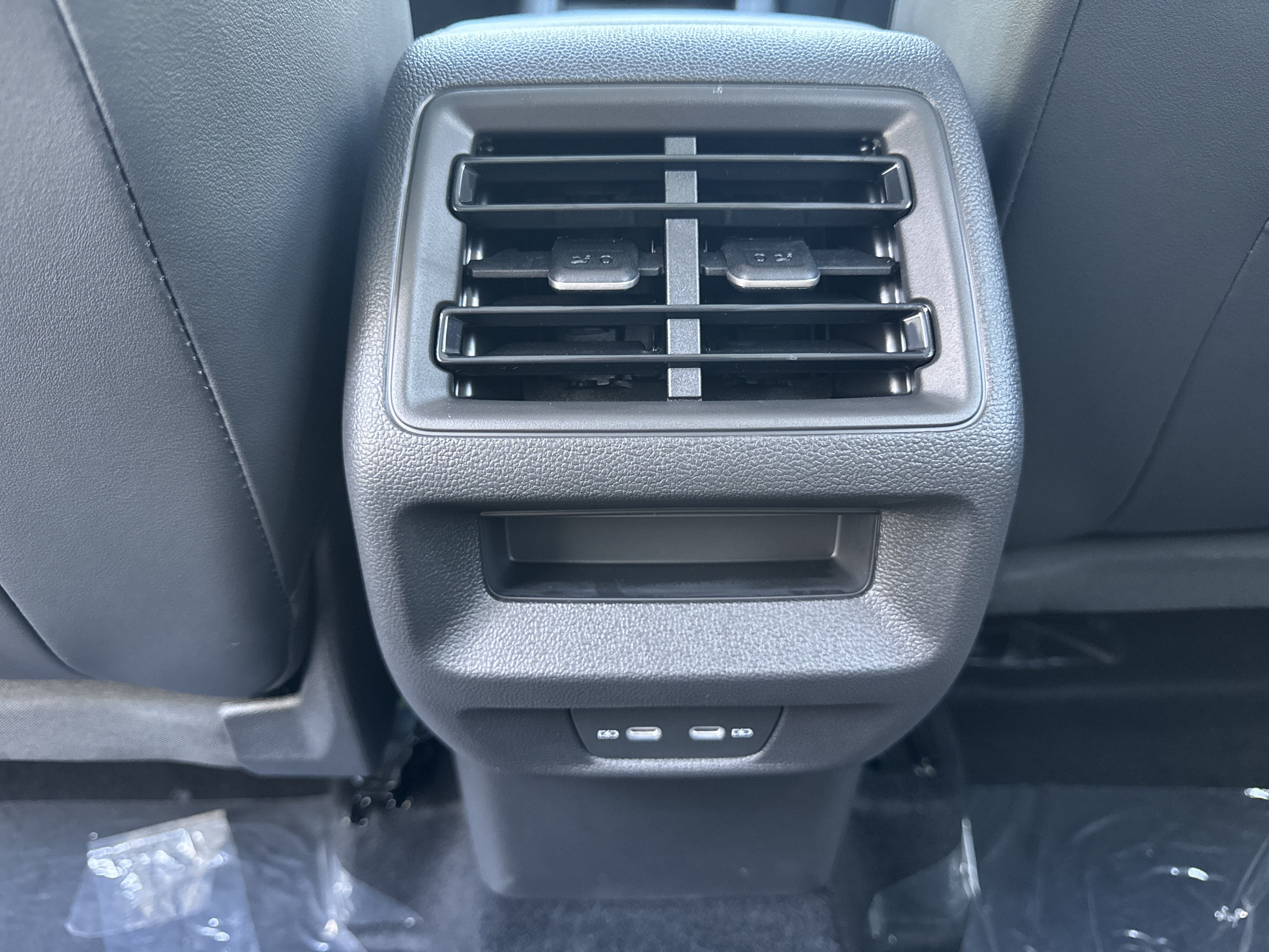 2026 Volkswagen Tiguan SE w/panoramic sunroof