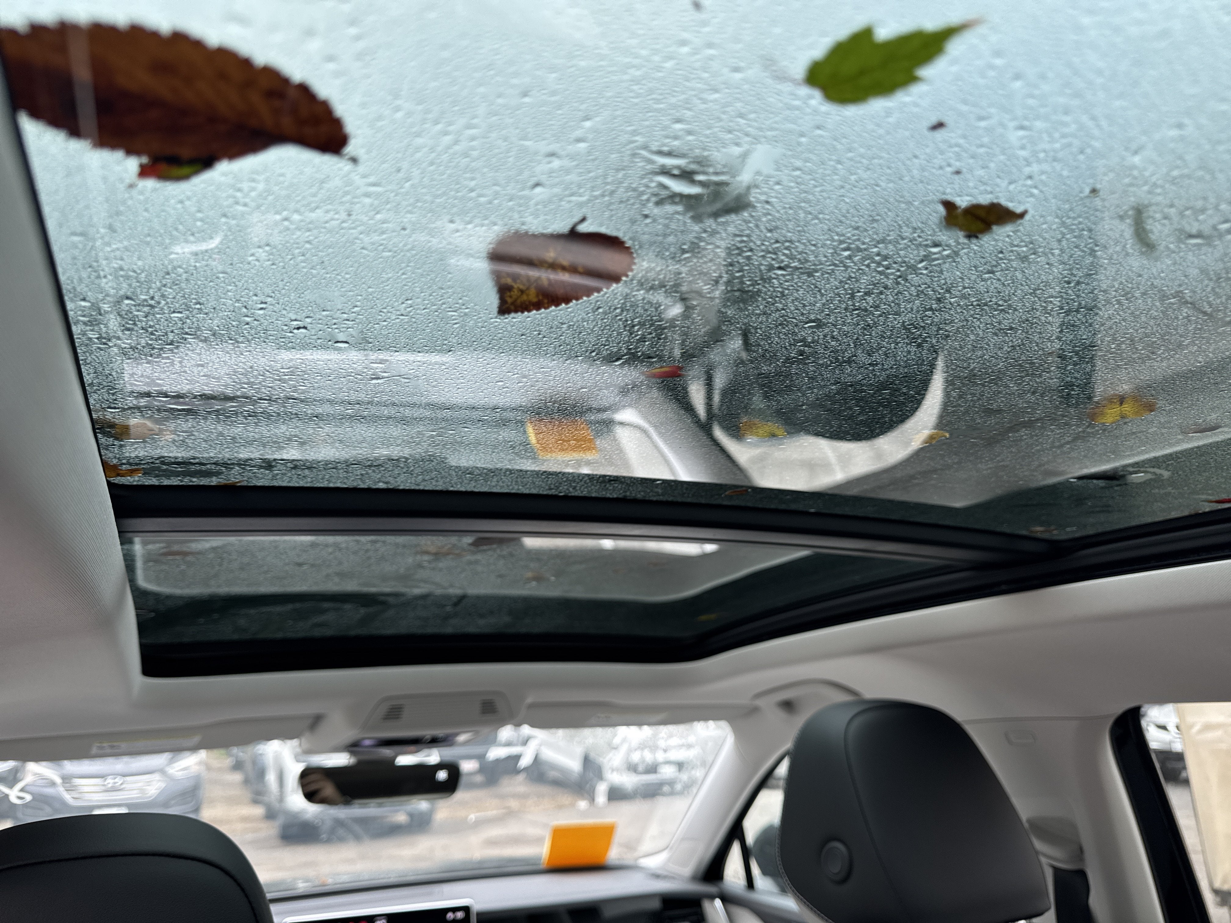 2026 Volkswagen Tiguan SE w/panoramic sunroof