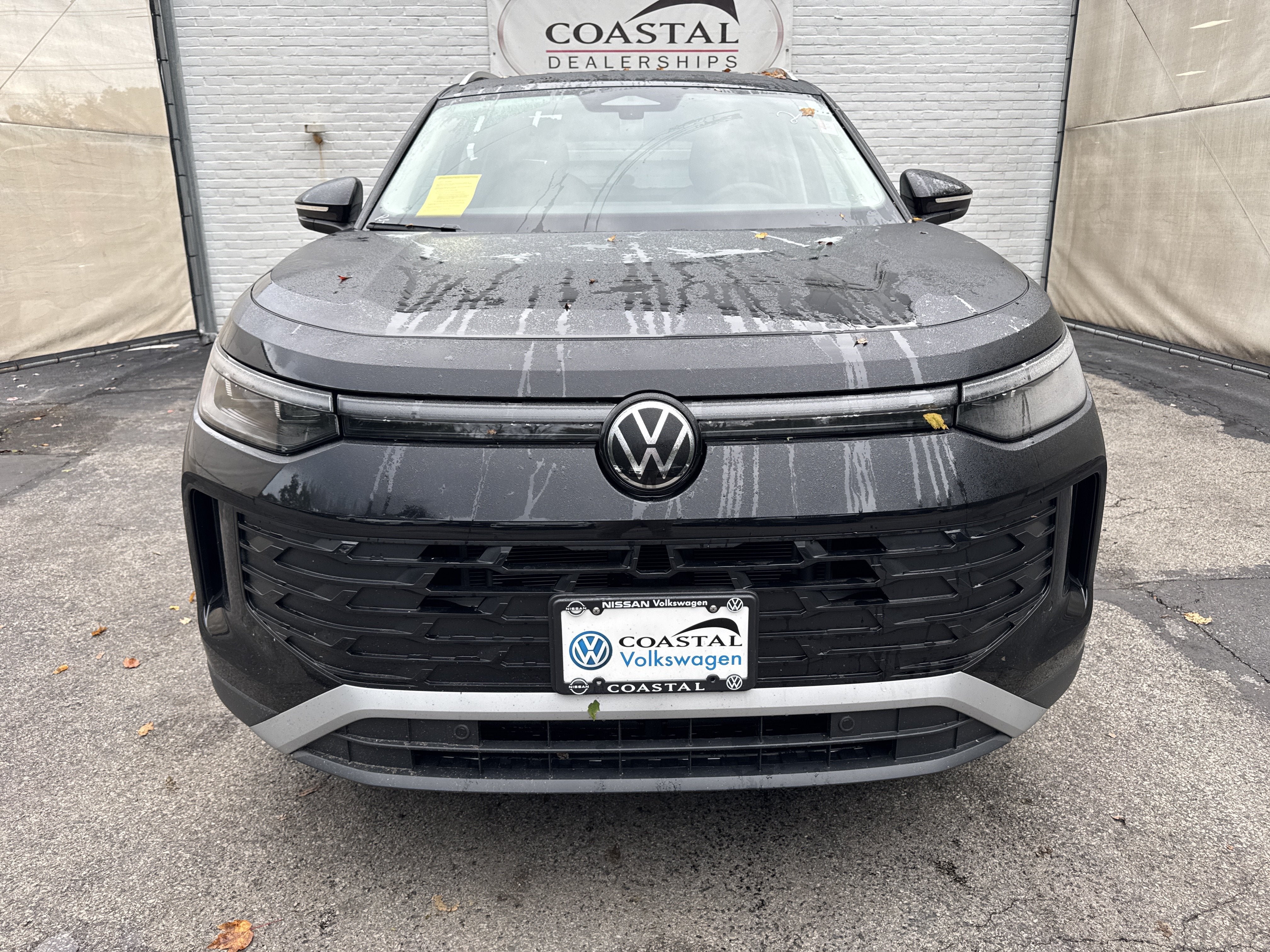 2026 Volkswagen Tiguan SE w/panoramic sunroof
