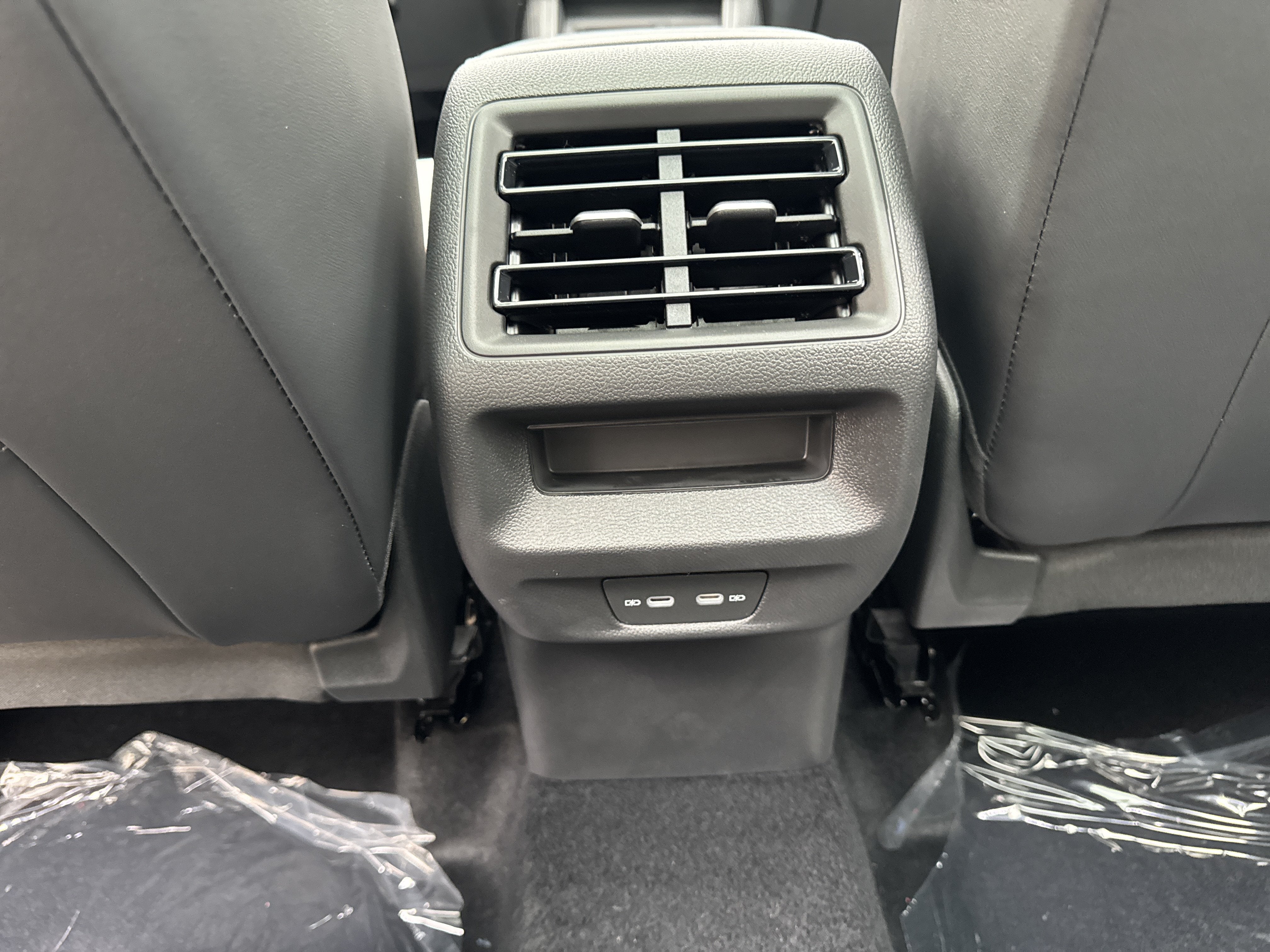 2026 Volkswagen Tiguan SE w/panoramic sunroof
