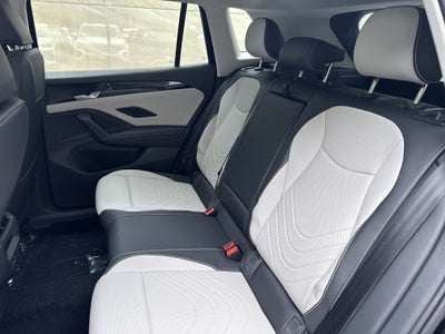 2026 Volkswagen Tiguan SE w/panoramic sunroof