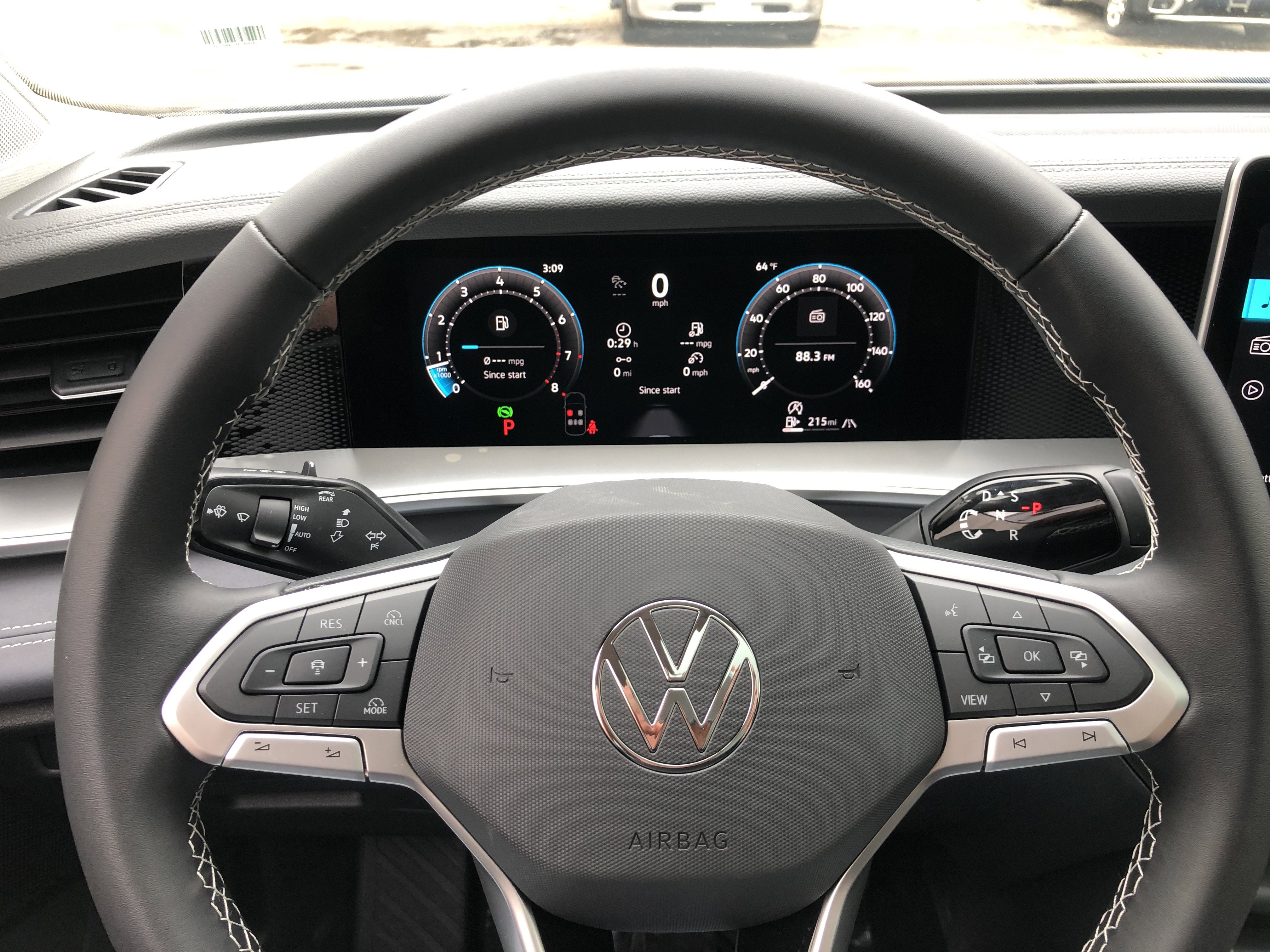 2026 Volkswagen Tiguan SE w/panoramic sunroof