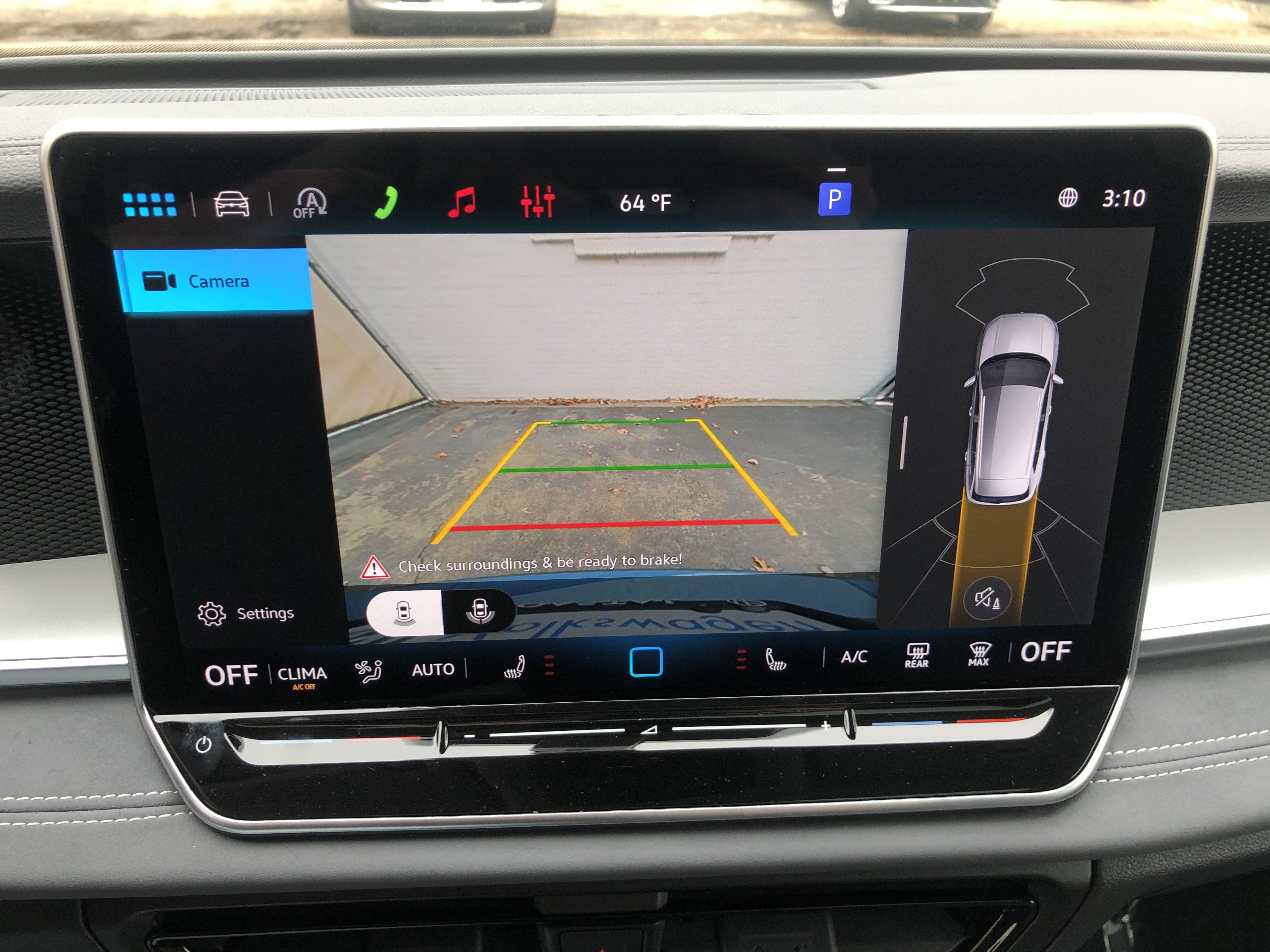 2026 Volkswagen Tiguan SE w/panoramic sunroof