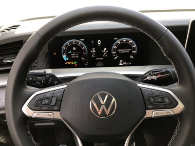 2026 Volkswagen Tiguan SE w/panoramic sunroof