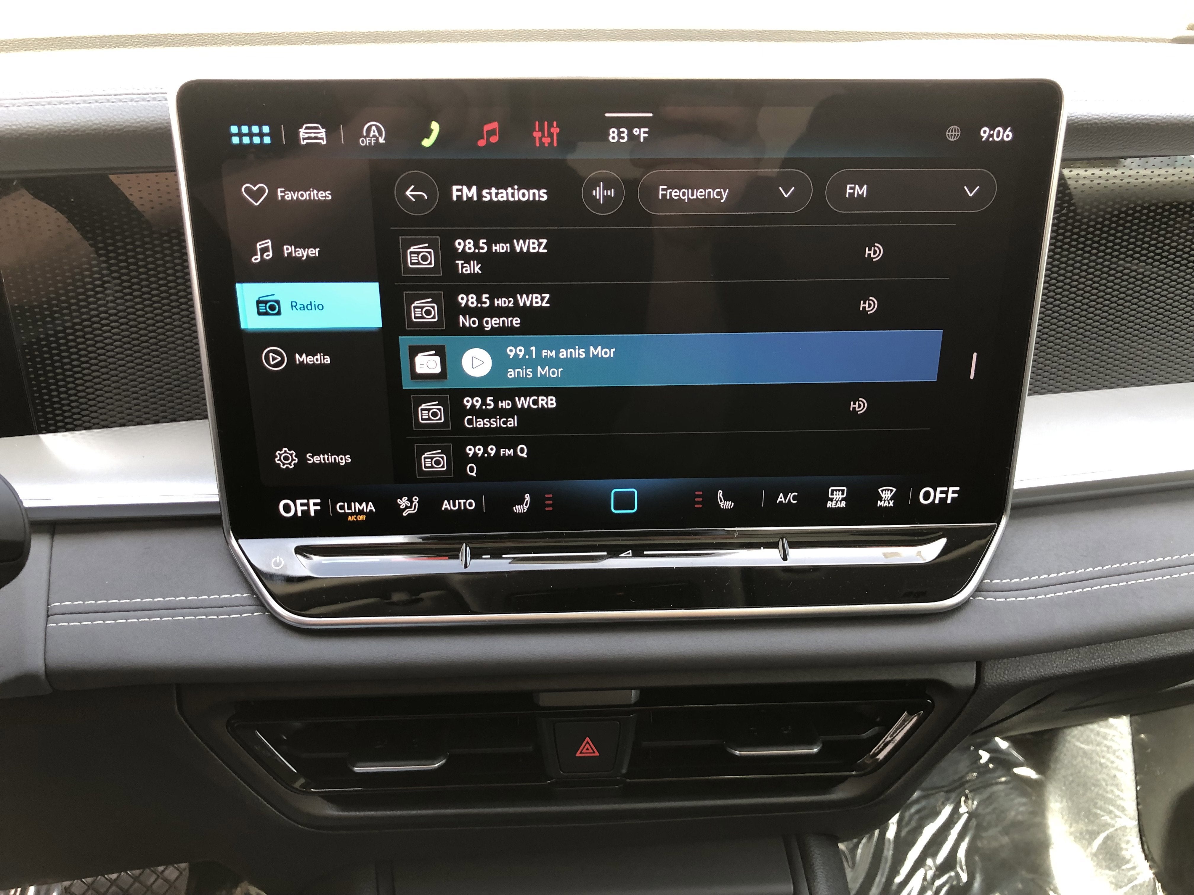 2026 Volkswagen Tiguan SE w/panoramic sunroof