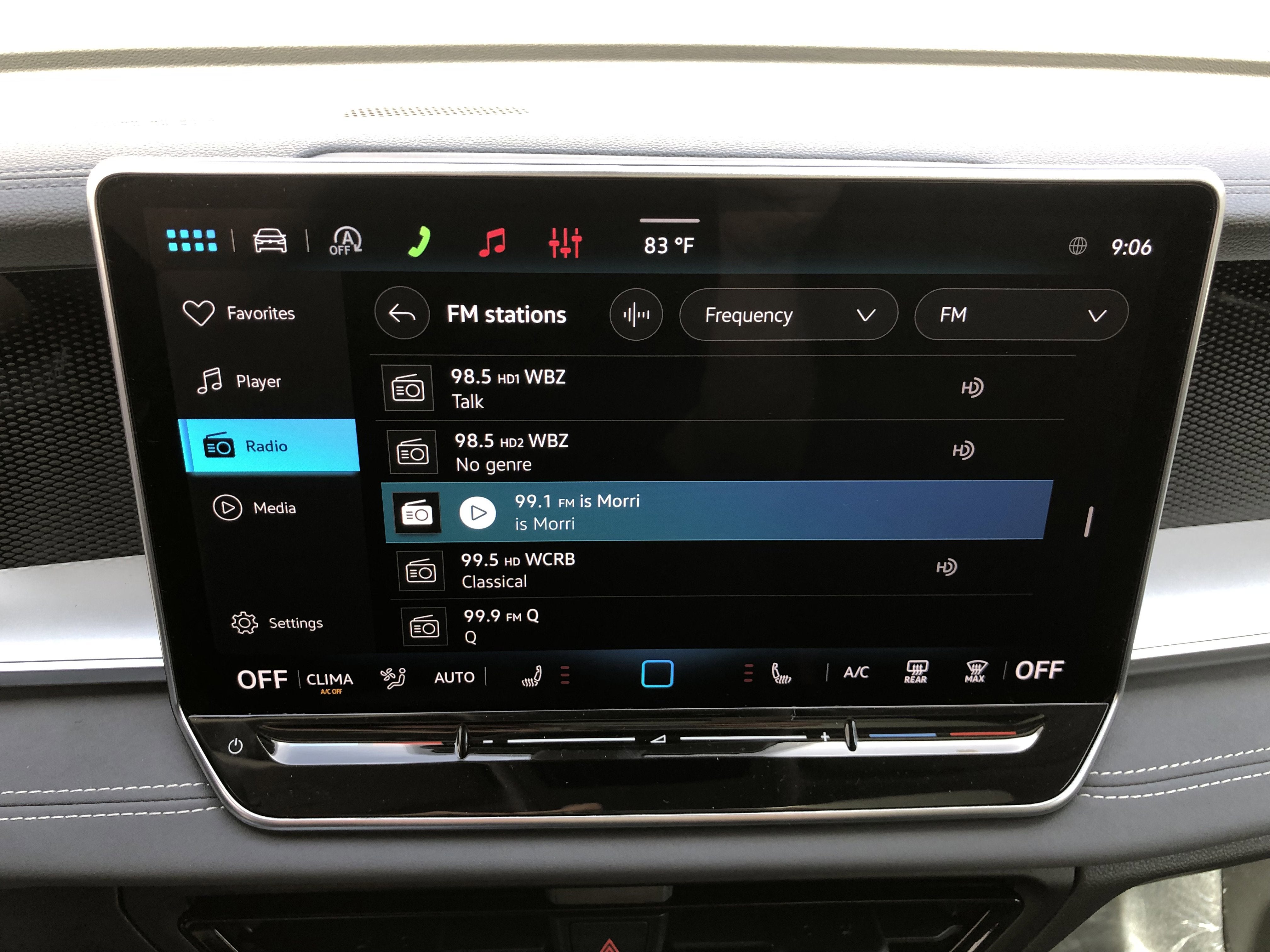 2026 Volkswagen Tiguan SE w/panoramic sunroof