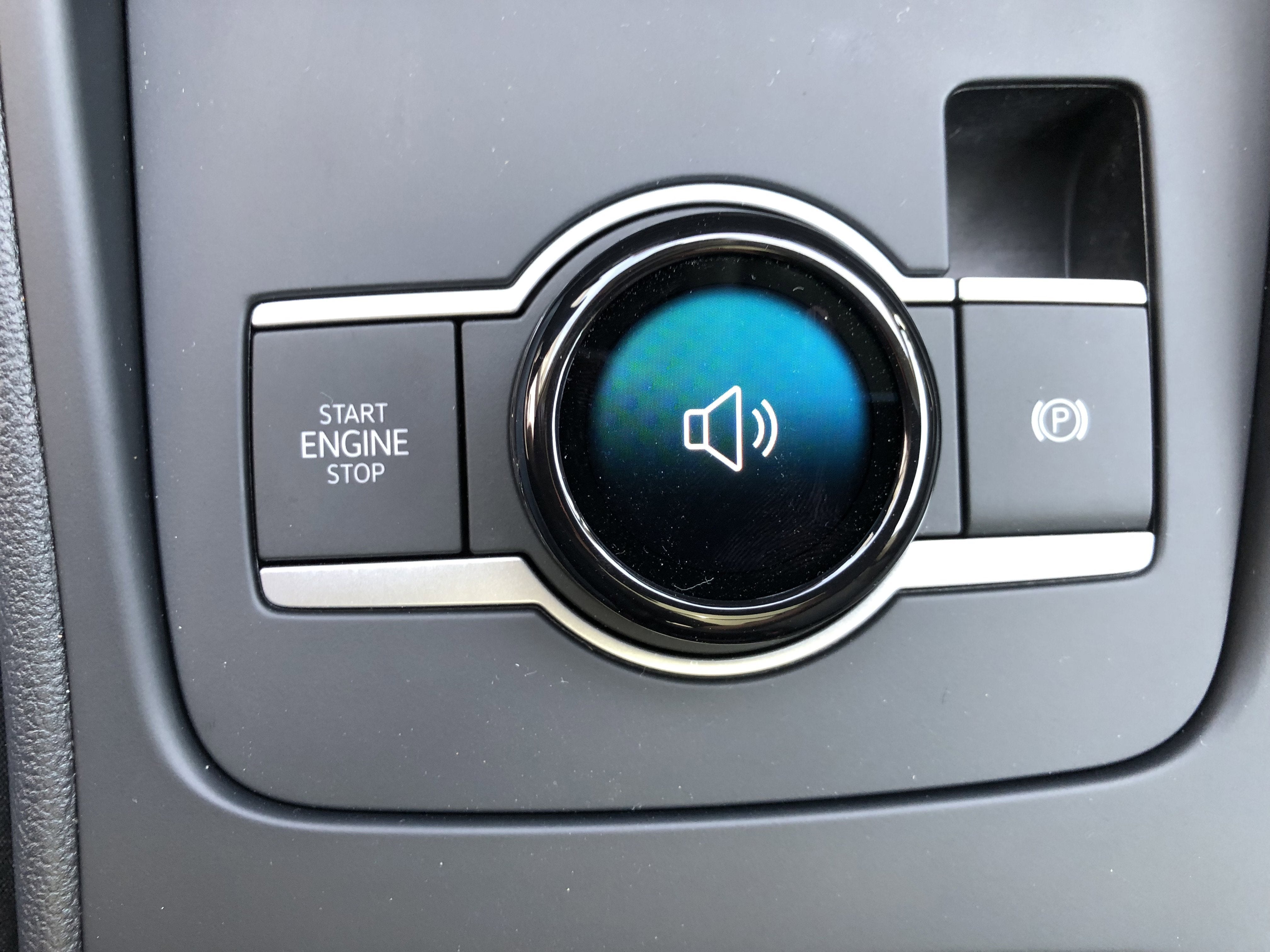 2026 Volkswagen Tiguan SE w/panoramic sunroof