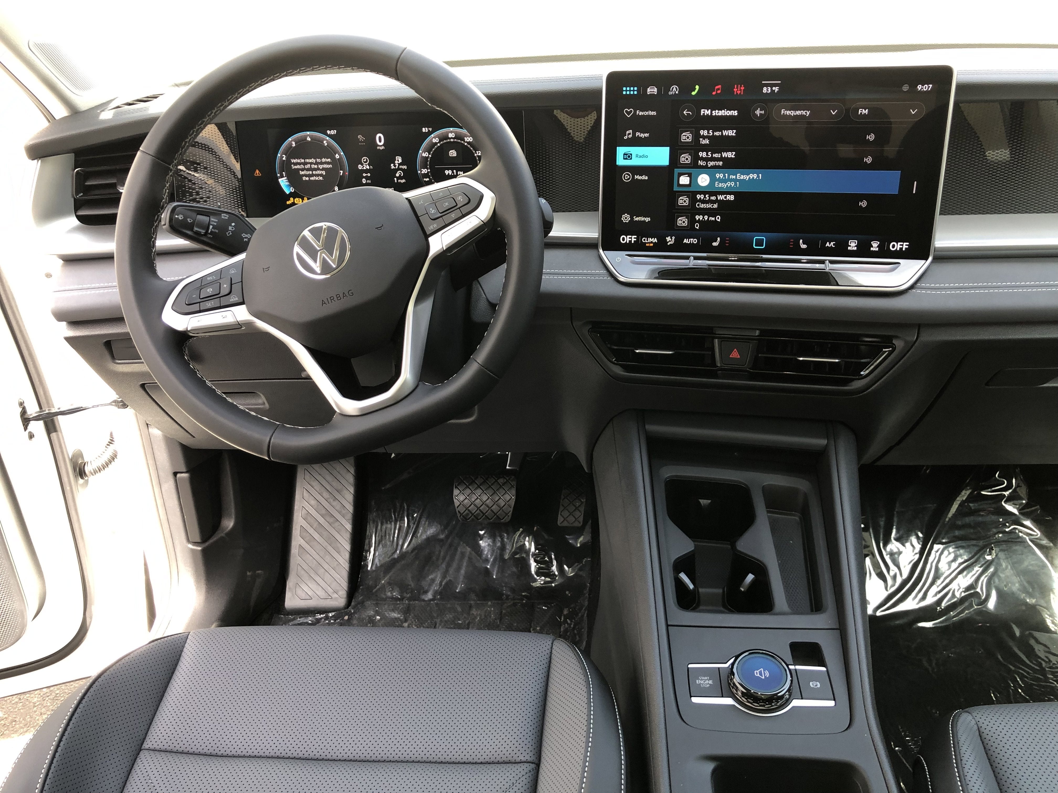 2026 Volkswagen Tiguan SE w/panoramic sunroof