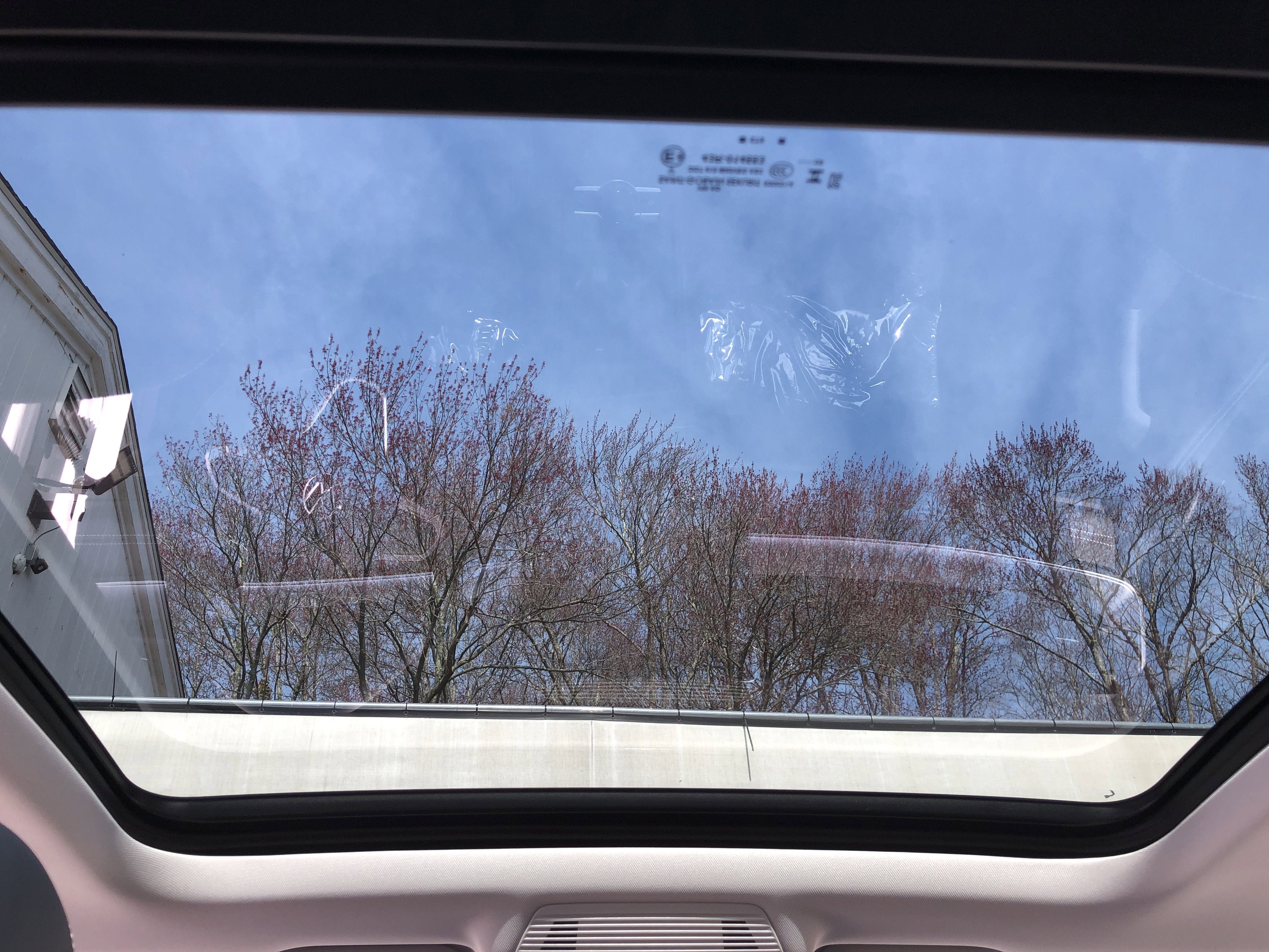 2026 Volkswagen Tiguan SE w/panoramic sunroof