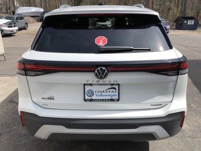 2026 Volkswagen Tiguan SE w/panoramic sunroof