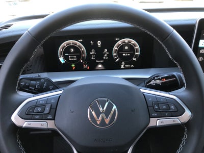 2026 Volkswagen Tiguan SE w/panoramic sunroof
