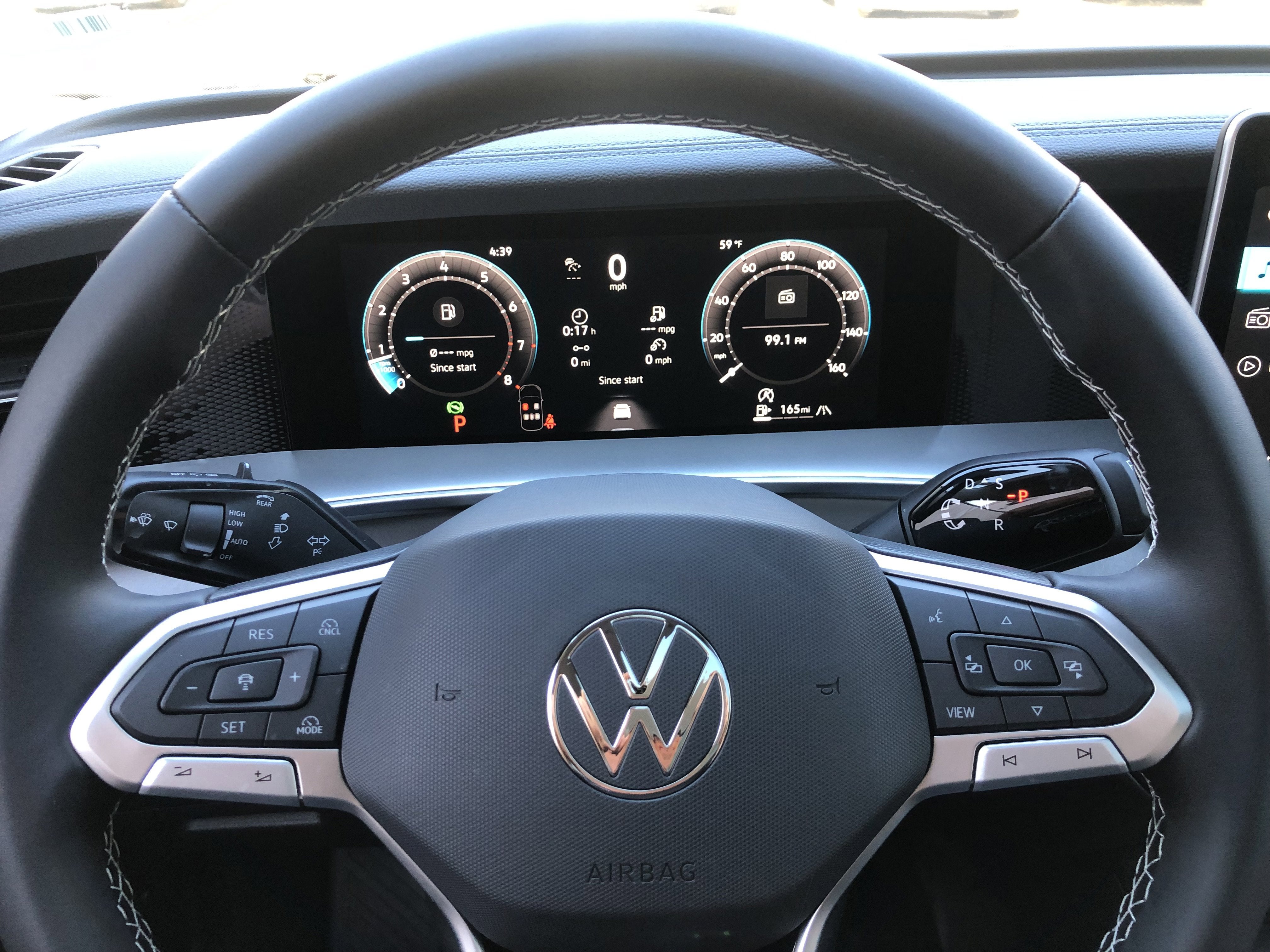 2026 Volkswagen Tiguan SE w/panoramic sunroof
