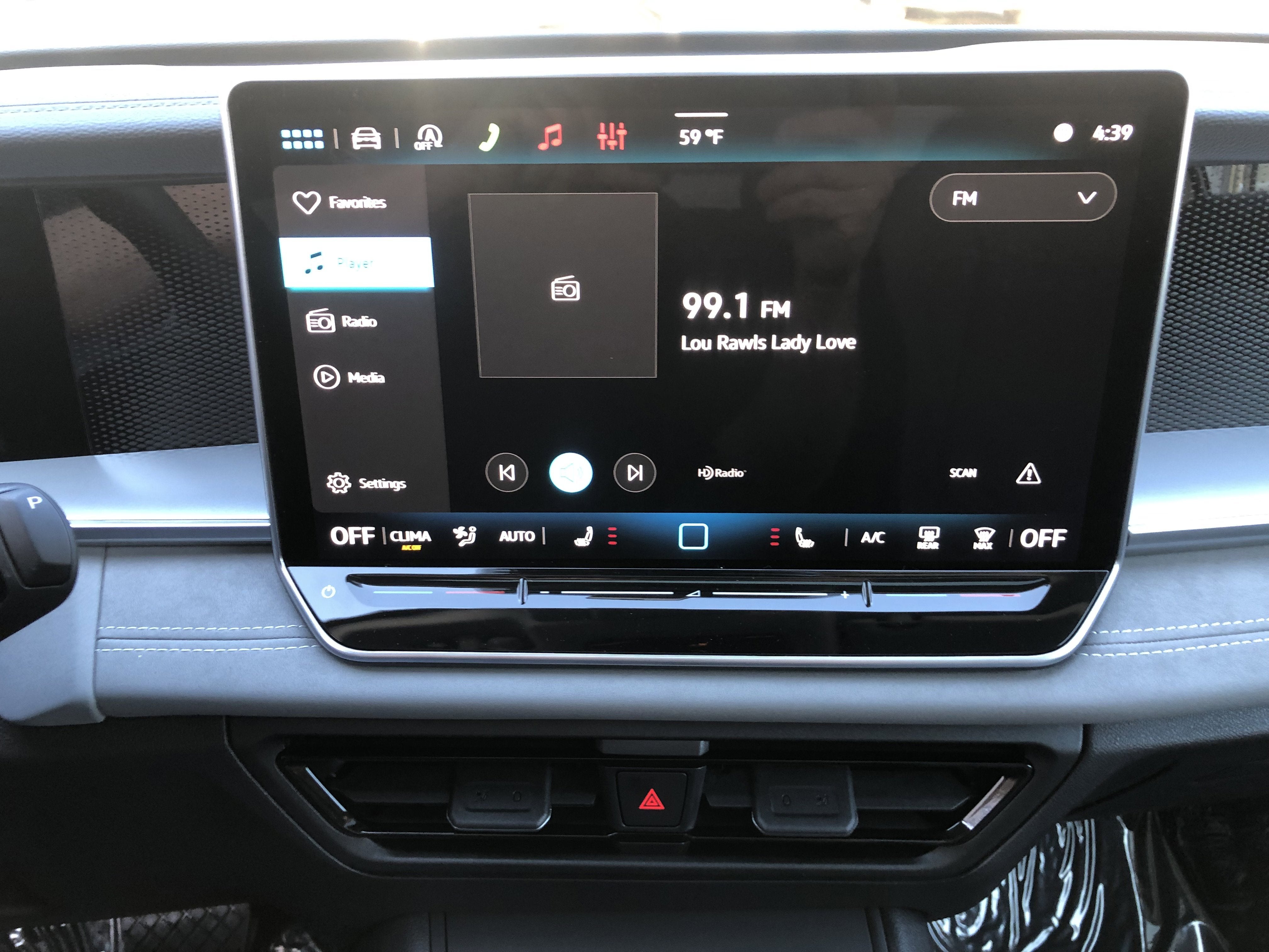 2026 Volkswagen Tiguan SE w/panoramic sunroof